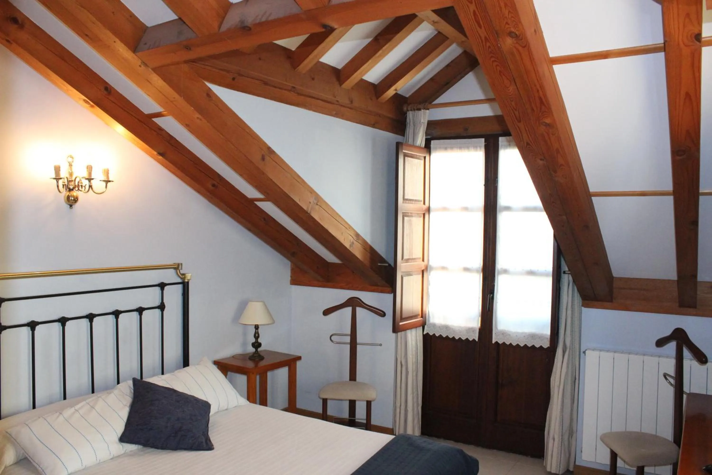 Bedroom, Bed in Posada La Cabaña De Salmon