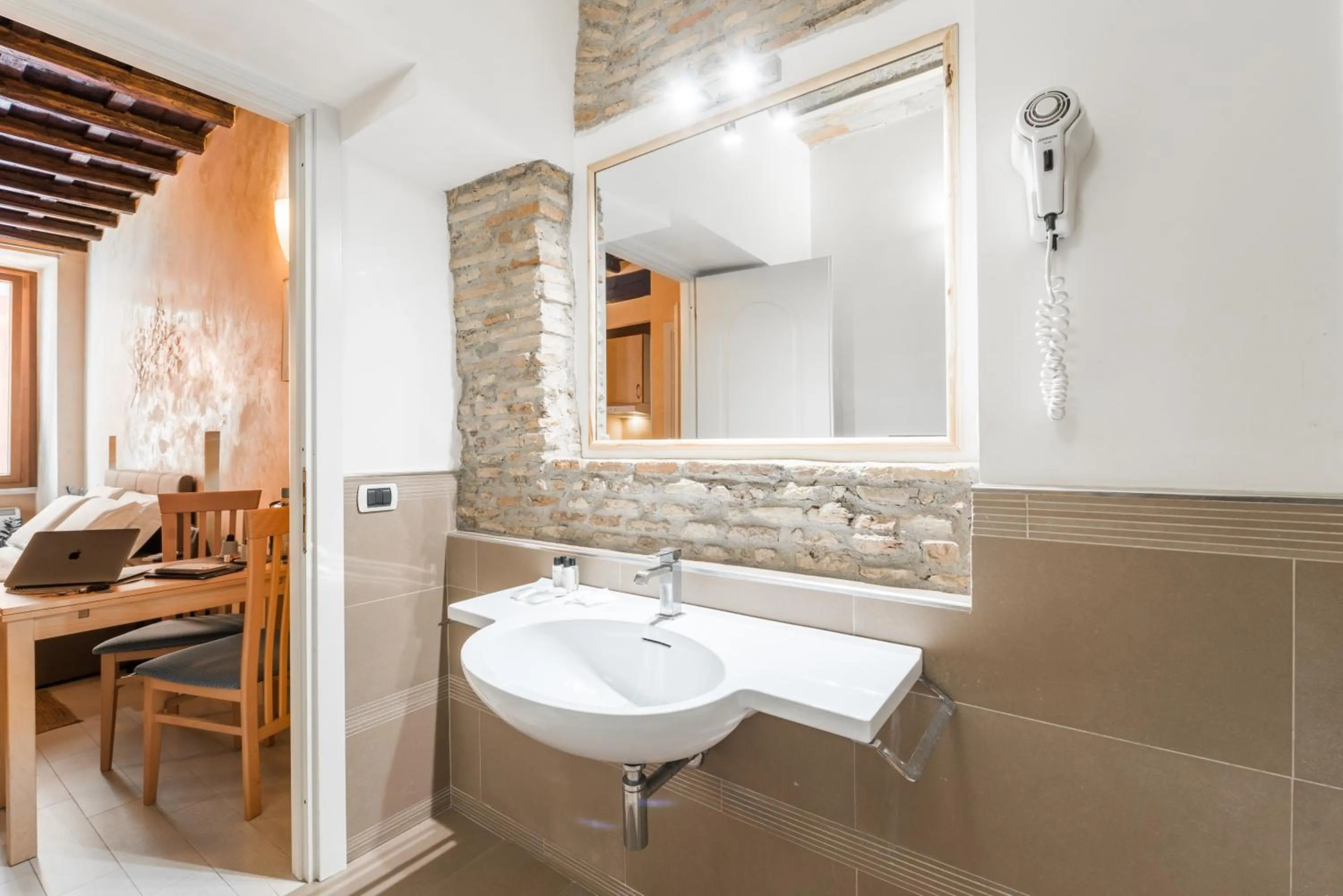 Hot Tub in Lovin Roma Piazza di Spagna