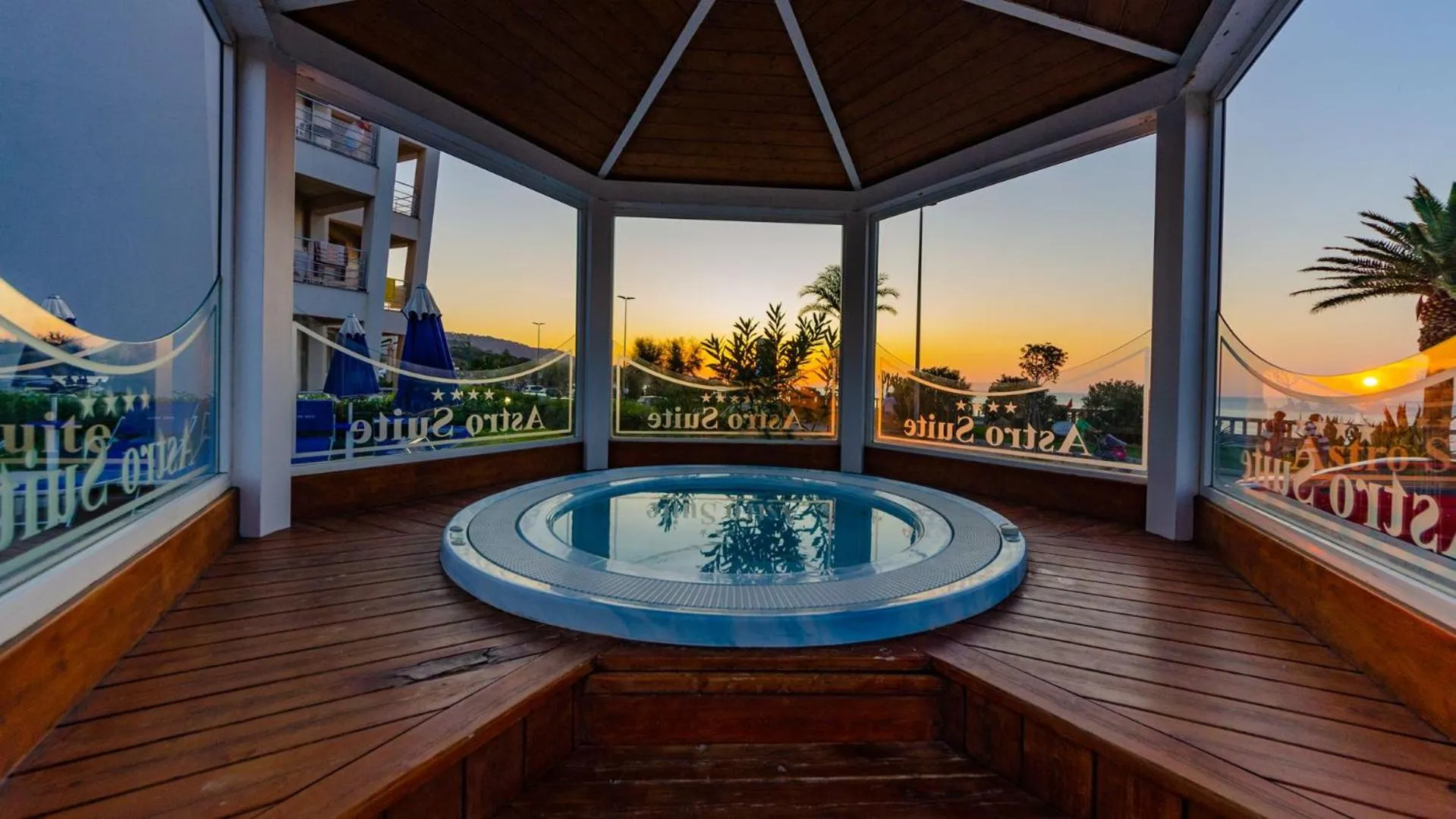 Swimming pool in Astro Suite Hotel