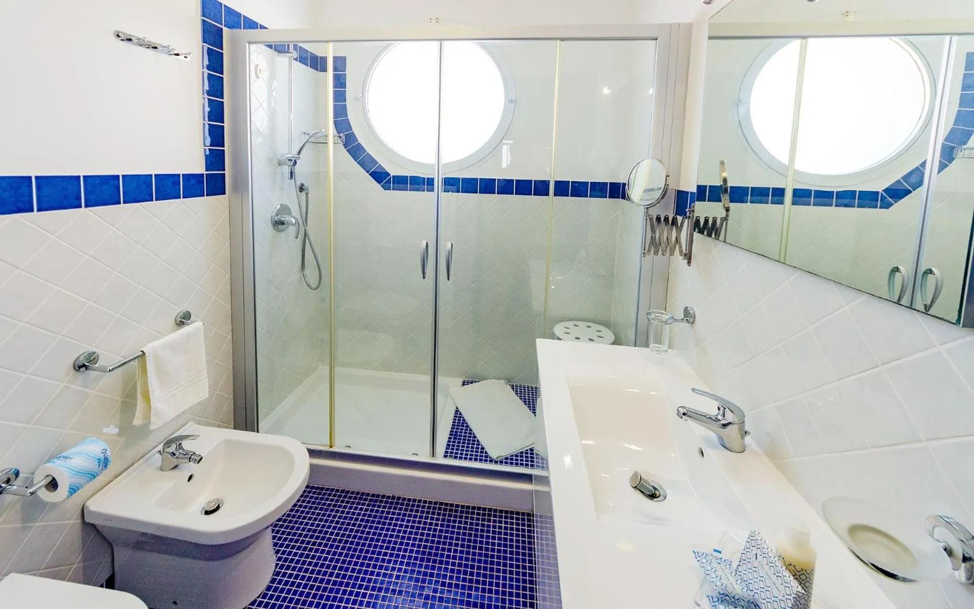 Shower in Astro Suite Hotel