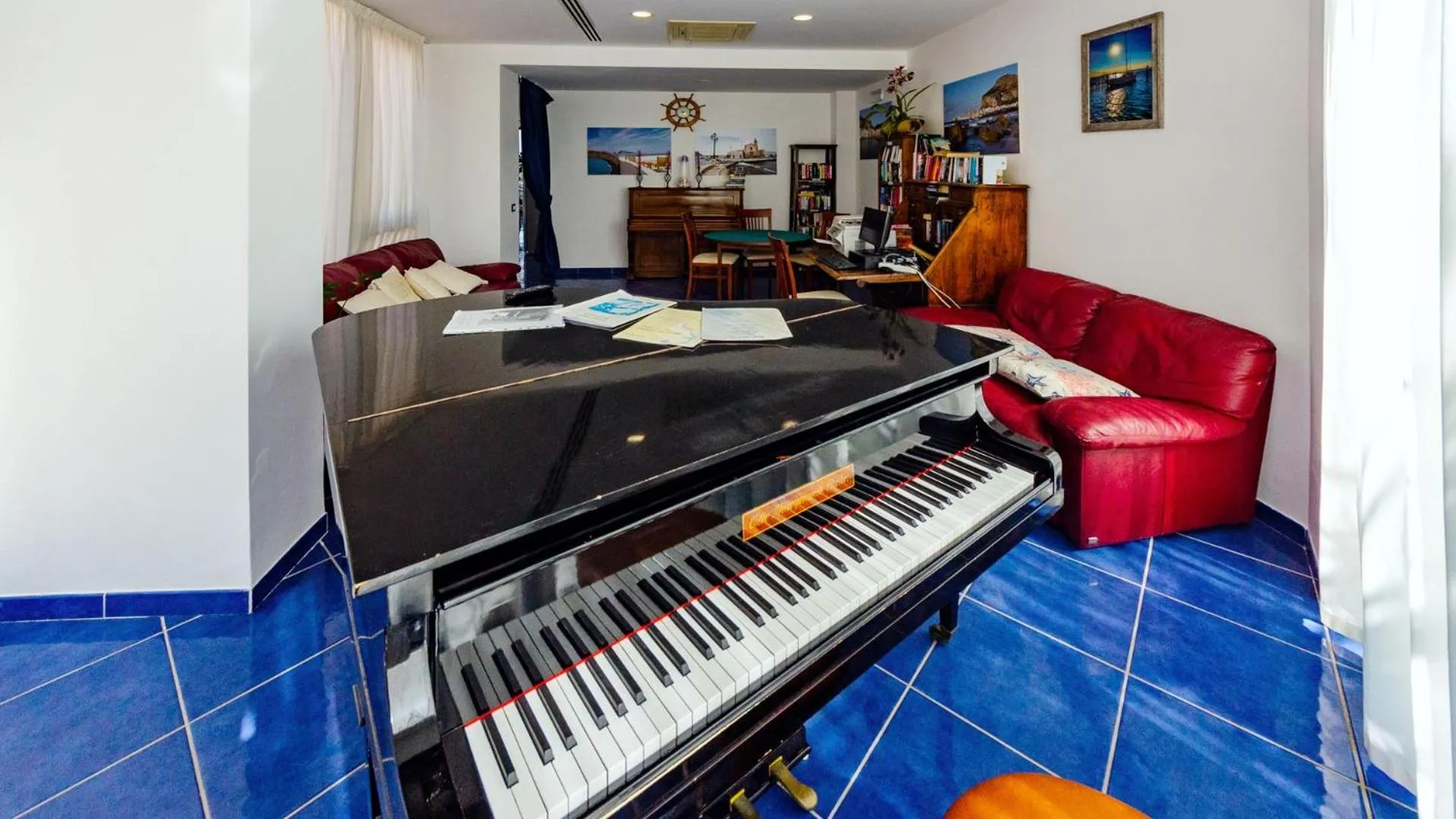 Living room in Astro Suite Hotel