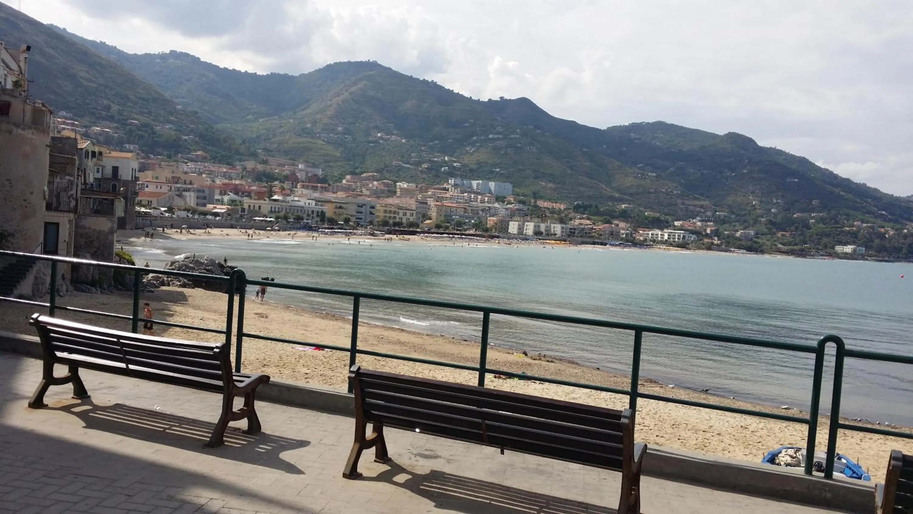 Day in Astro Suite Hotel