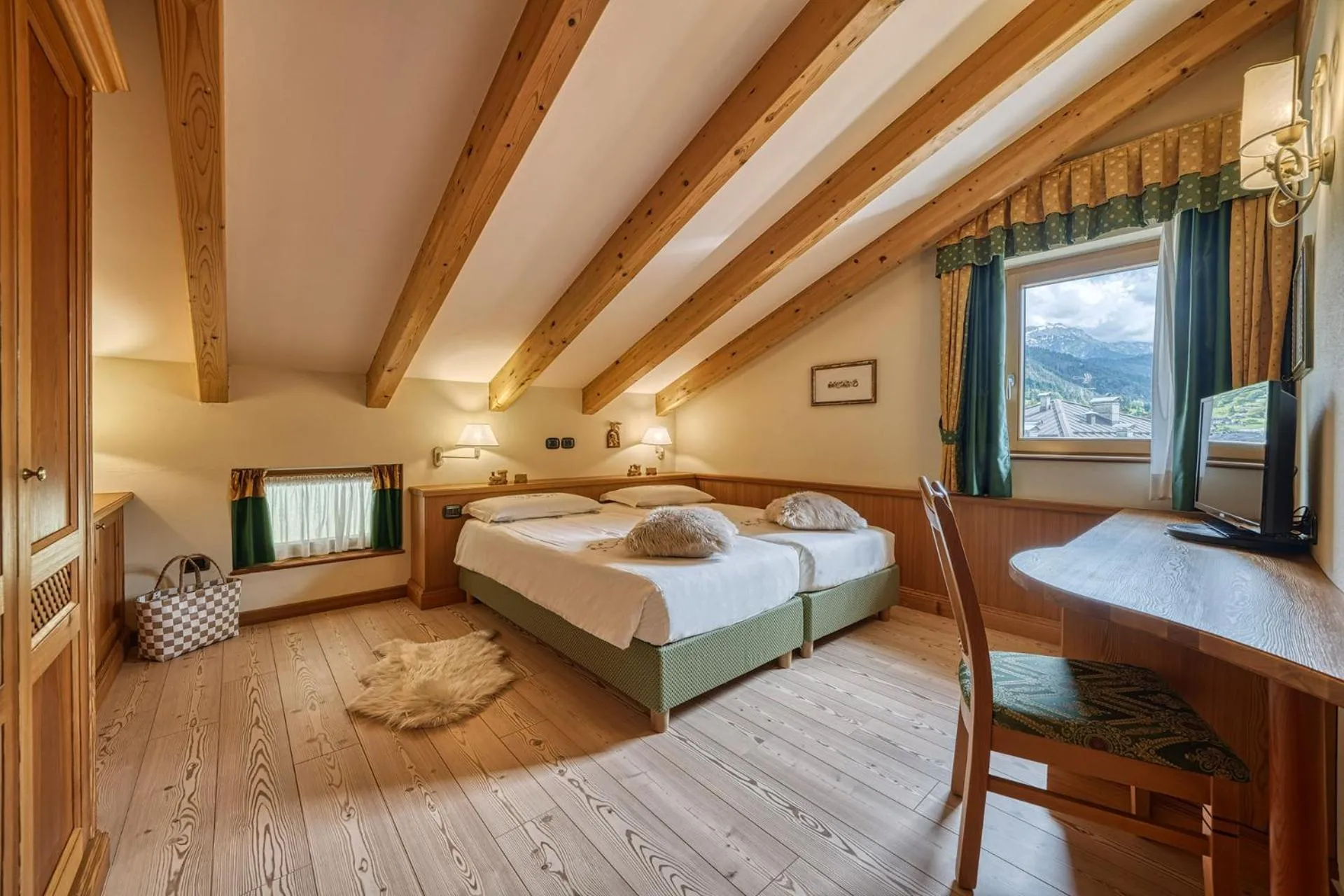 Bedroom, Bed in Brunet - The Dolomites Resort