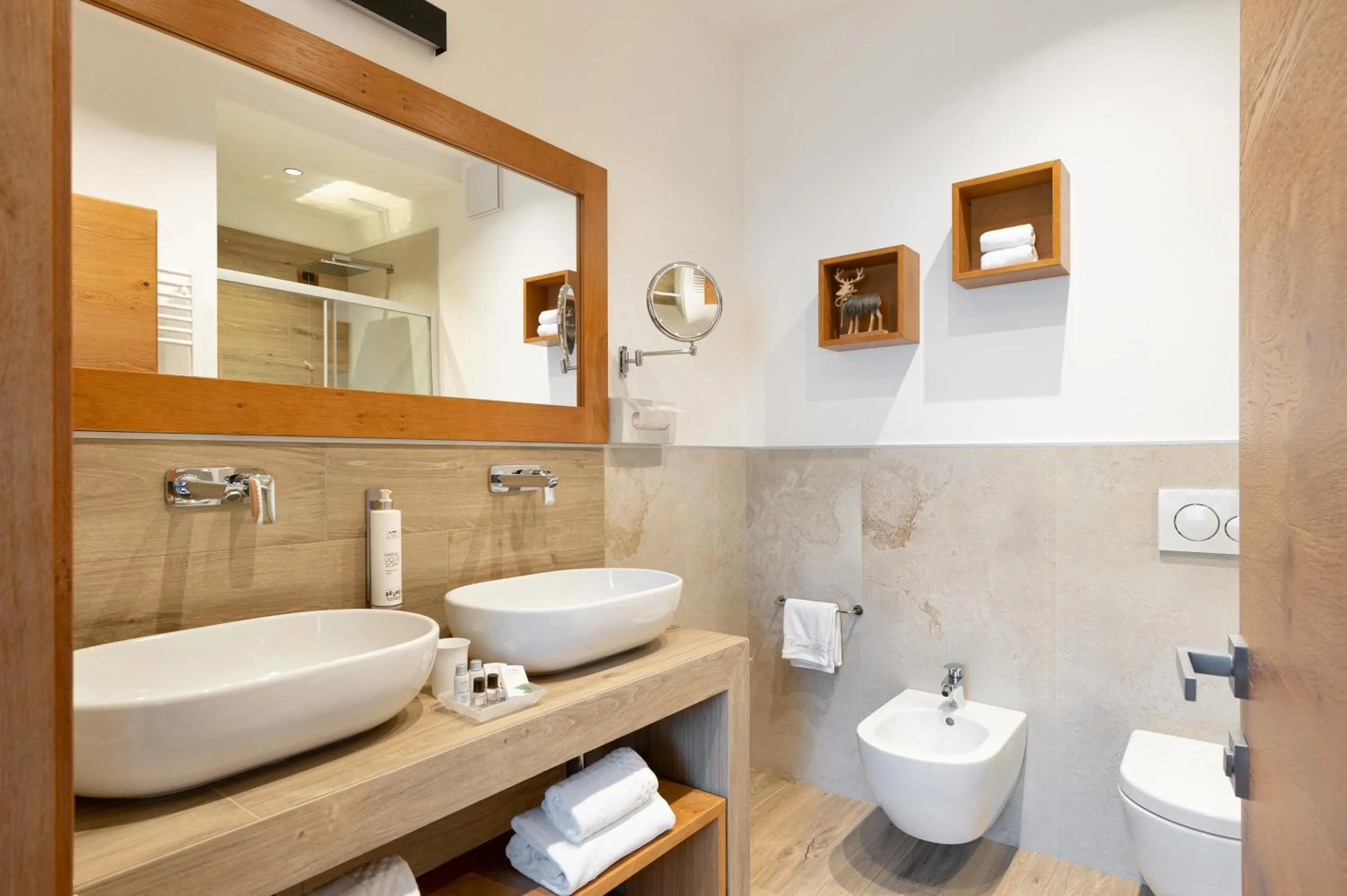 Bathroom in Brunet - The Dolomites Resort