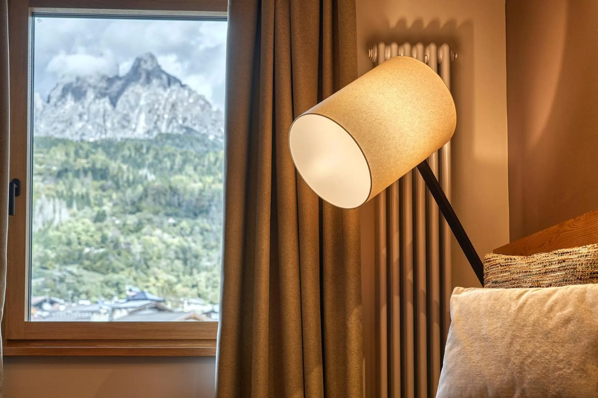 Decorative detail, Bed in Brunet - The Dolomites Resort