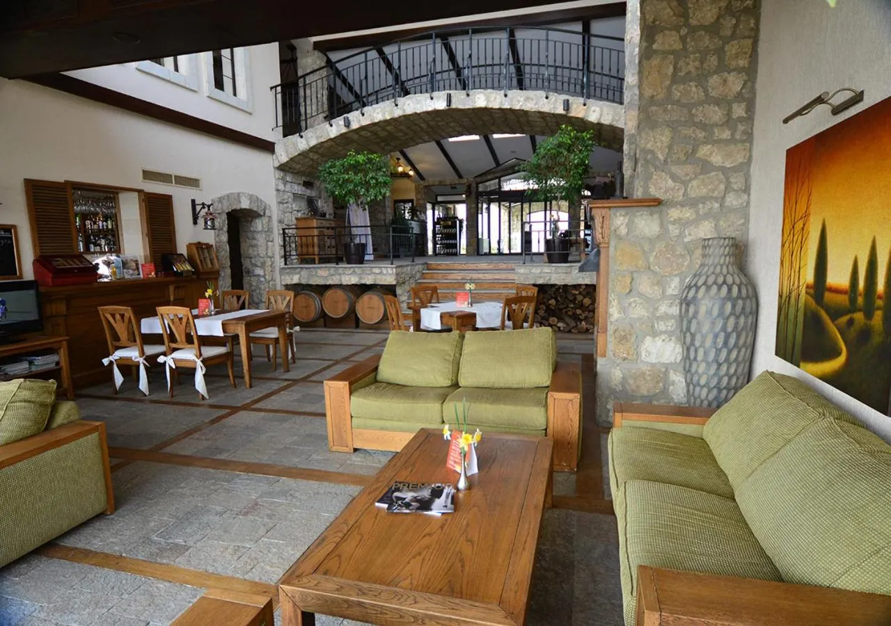 Restaurant/places to eat in BlackSeaRama Golf & Villas