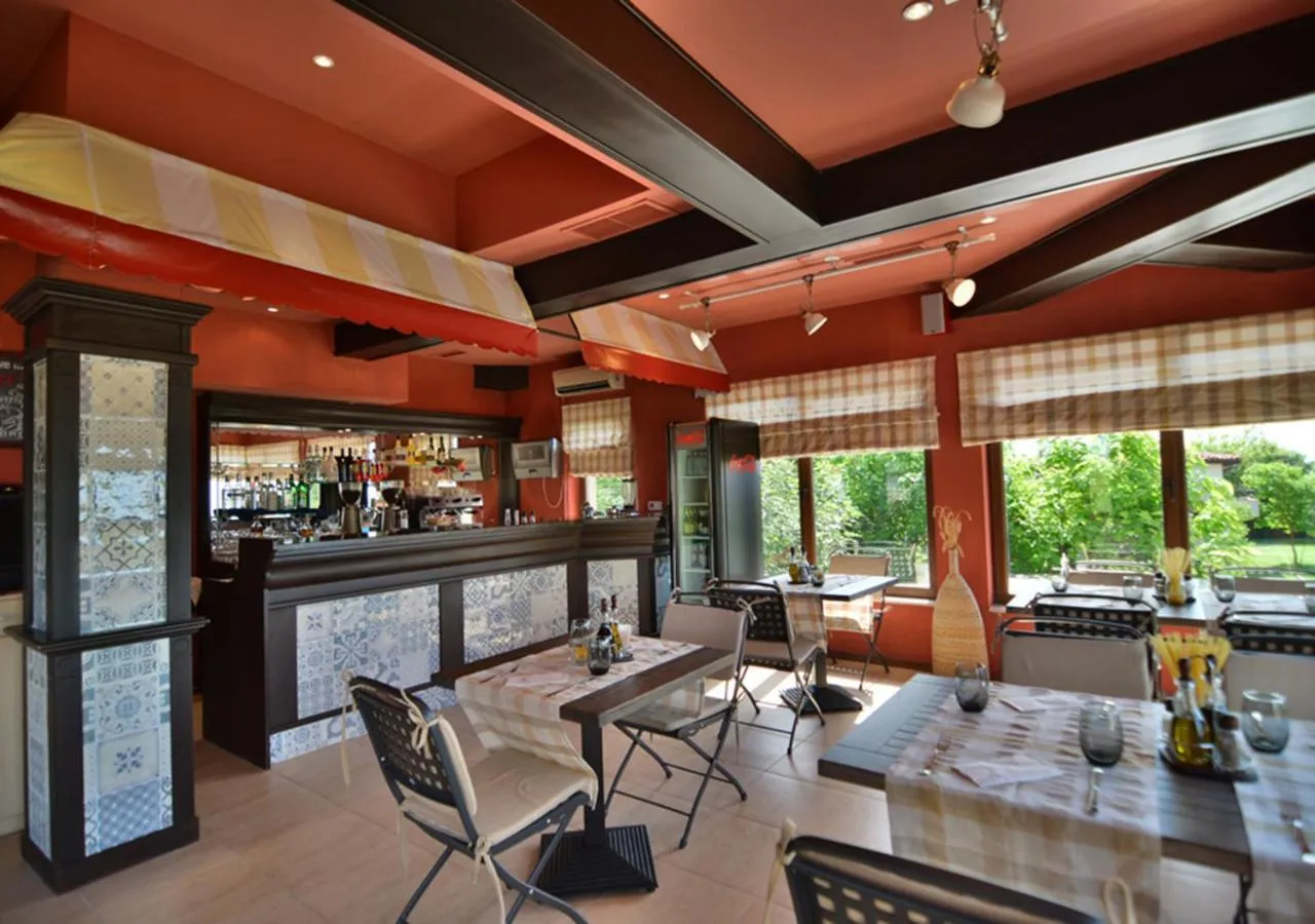Restaurant/places to eat in BlackSeaRama Golf & Villas