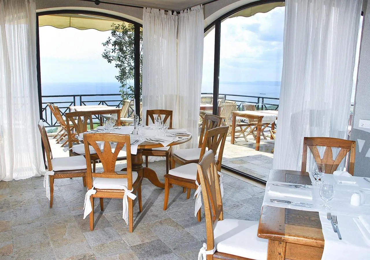 Restaurant/places to eat in BlackSeaRama Golf & Villas