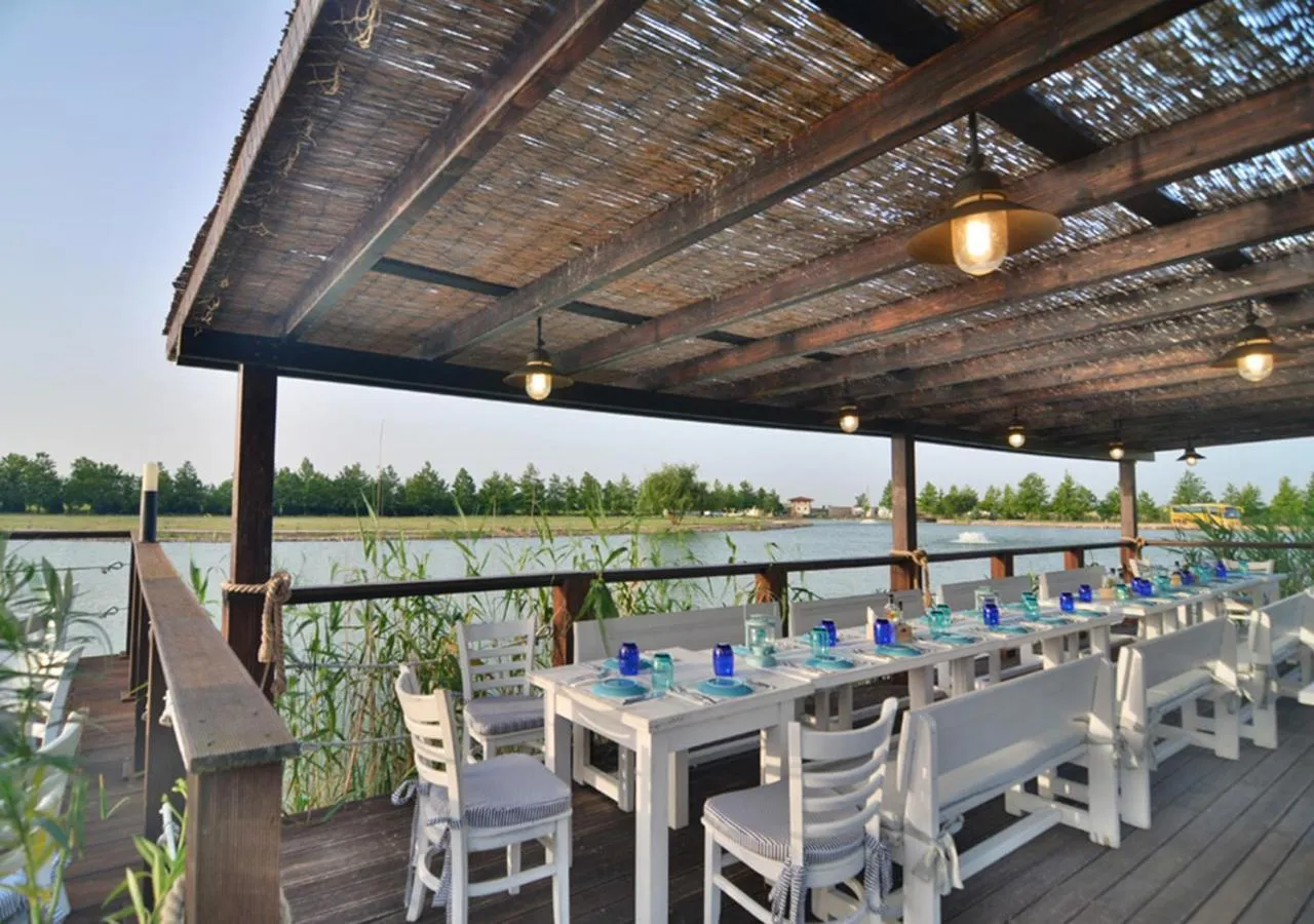 Restaurant/places to eat in BlackSeaRama Golf & Villas
