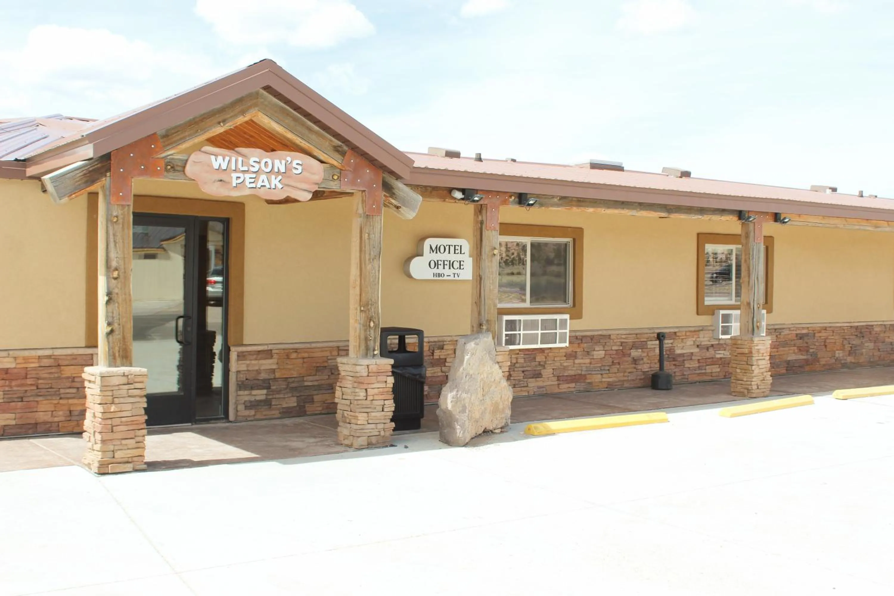 Property Building in Bryce UpTop Lodge
