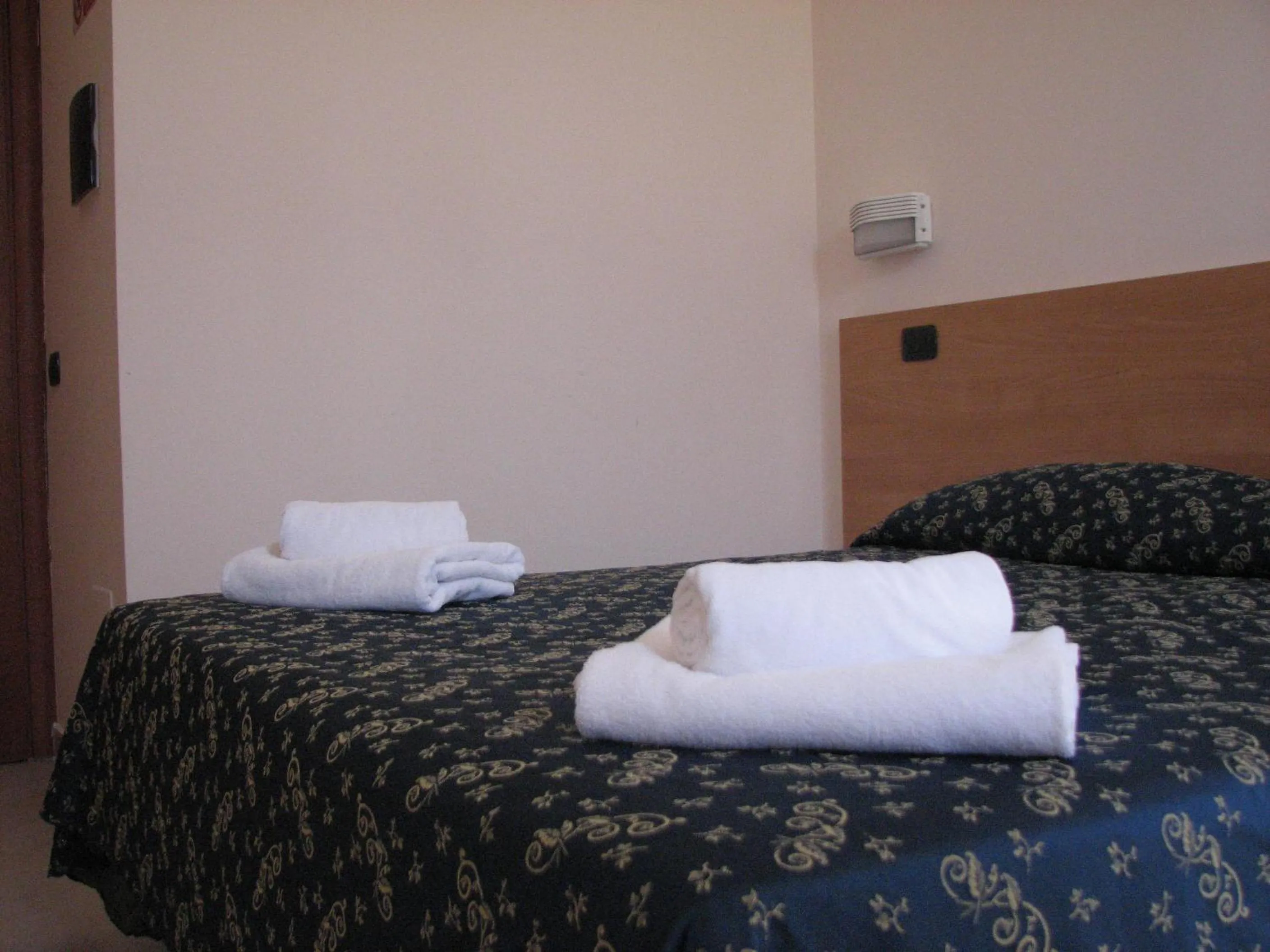 Bedroom, Bed in Friendship Place