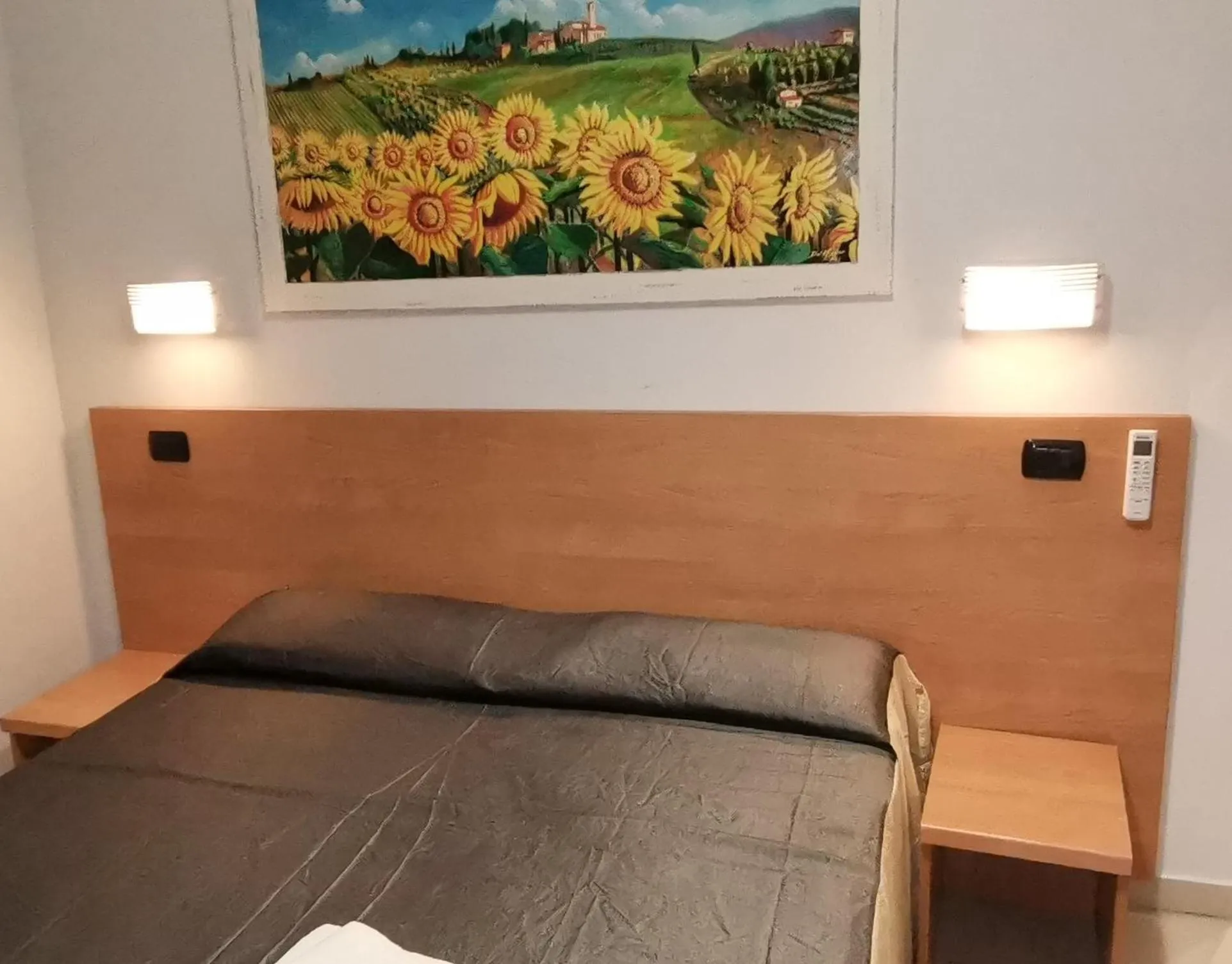 Bedroom, Bed in Friendship Place