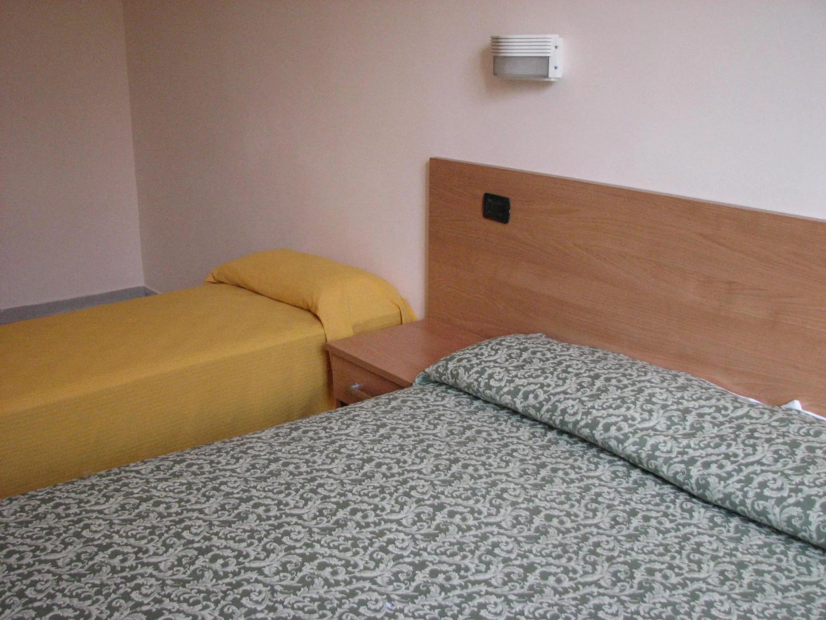 Bedroom, Bed in Friendship Place