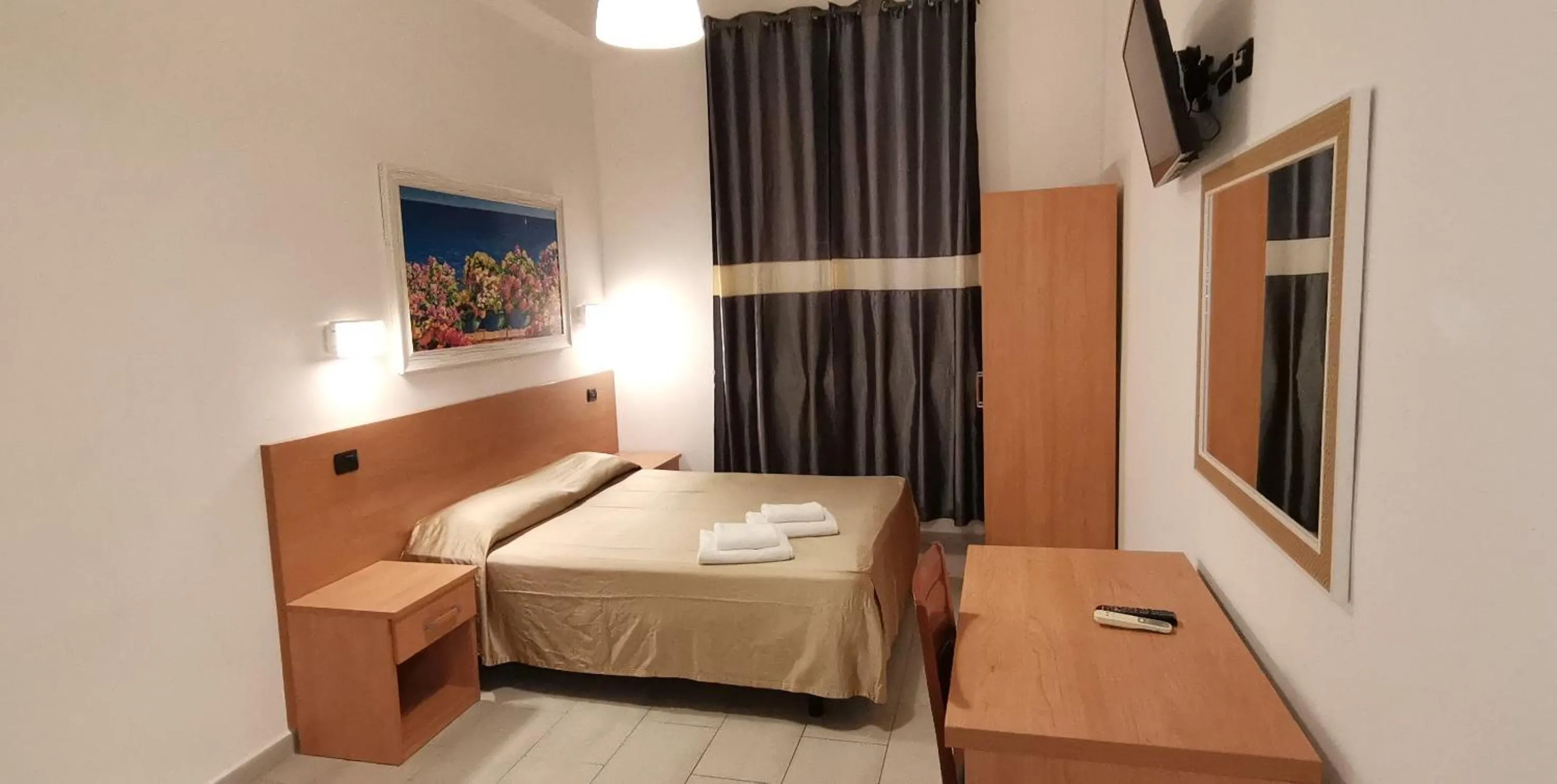 Bedroom, Bed in Friendship Place