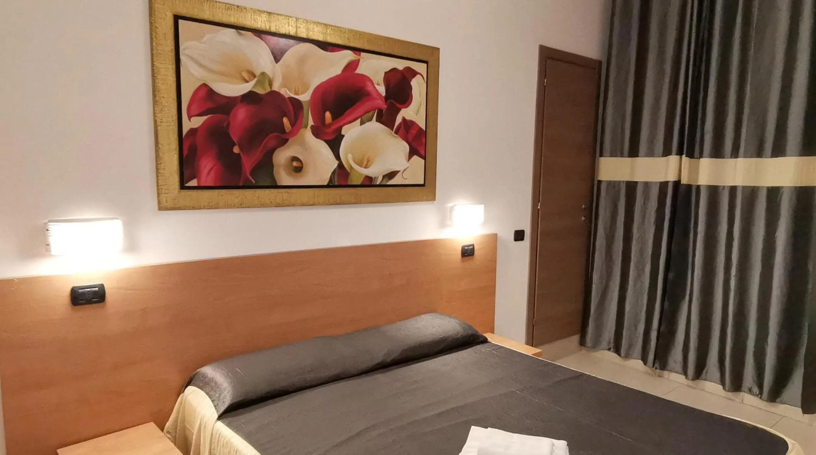 Bedroom, Bed in Friendship Place