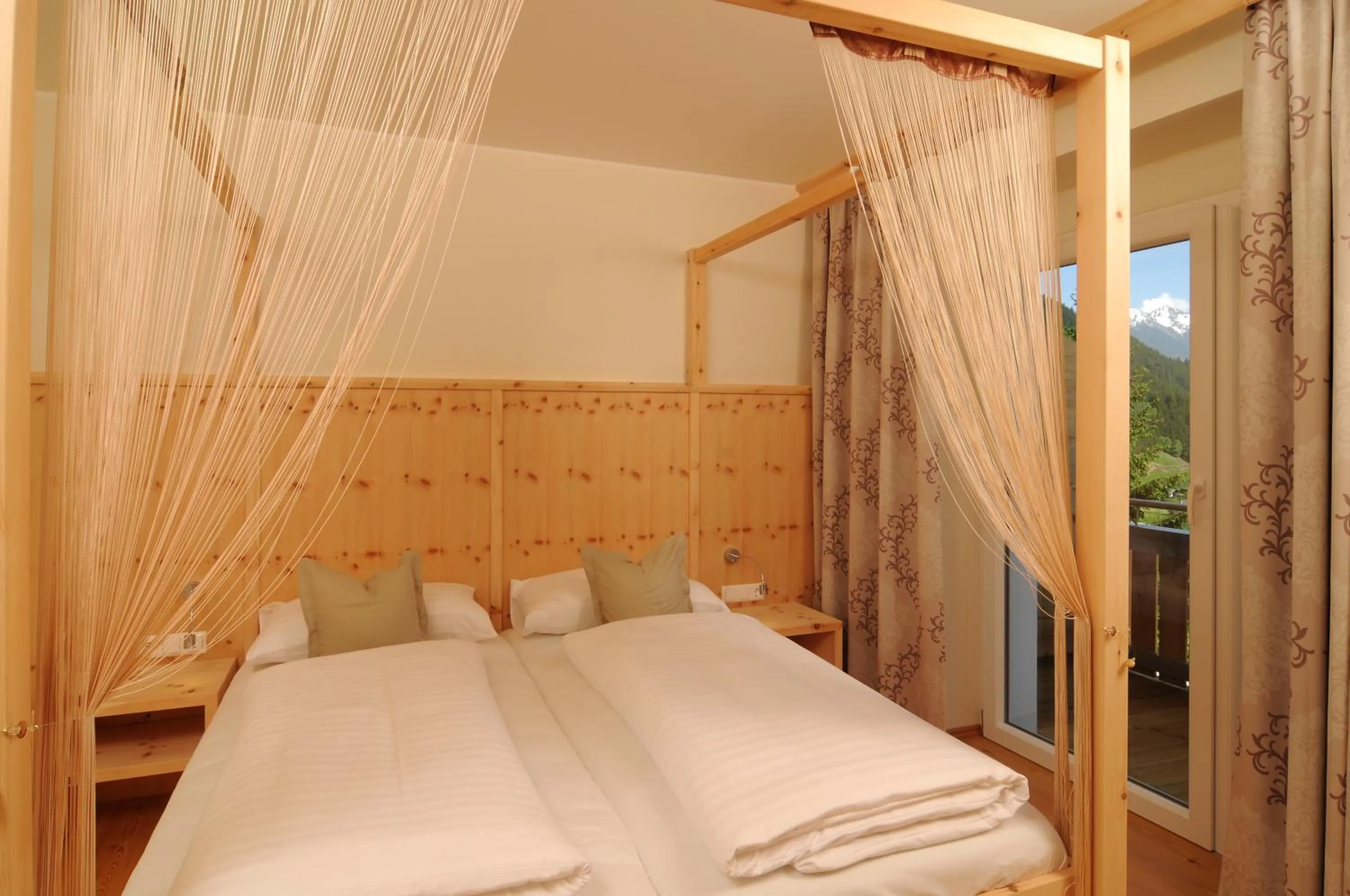 Photo of the whole room, Bed in Hotel Tauernstern