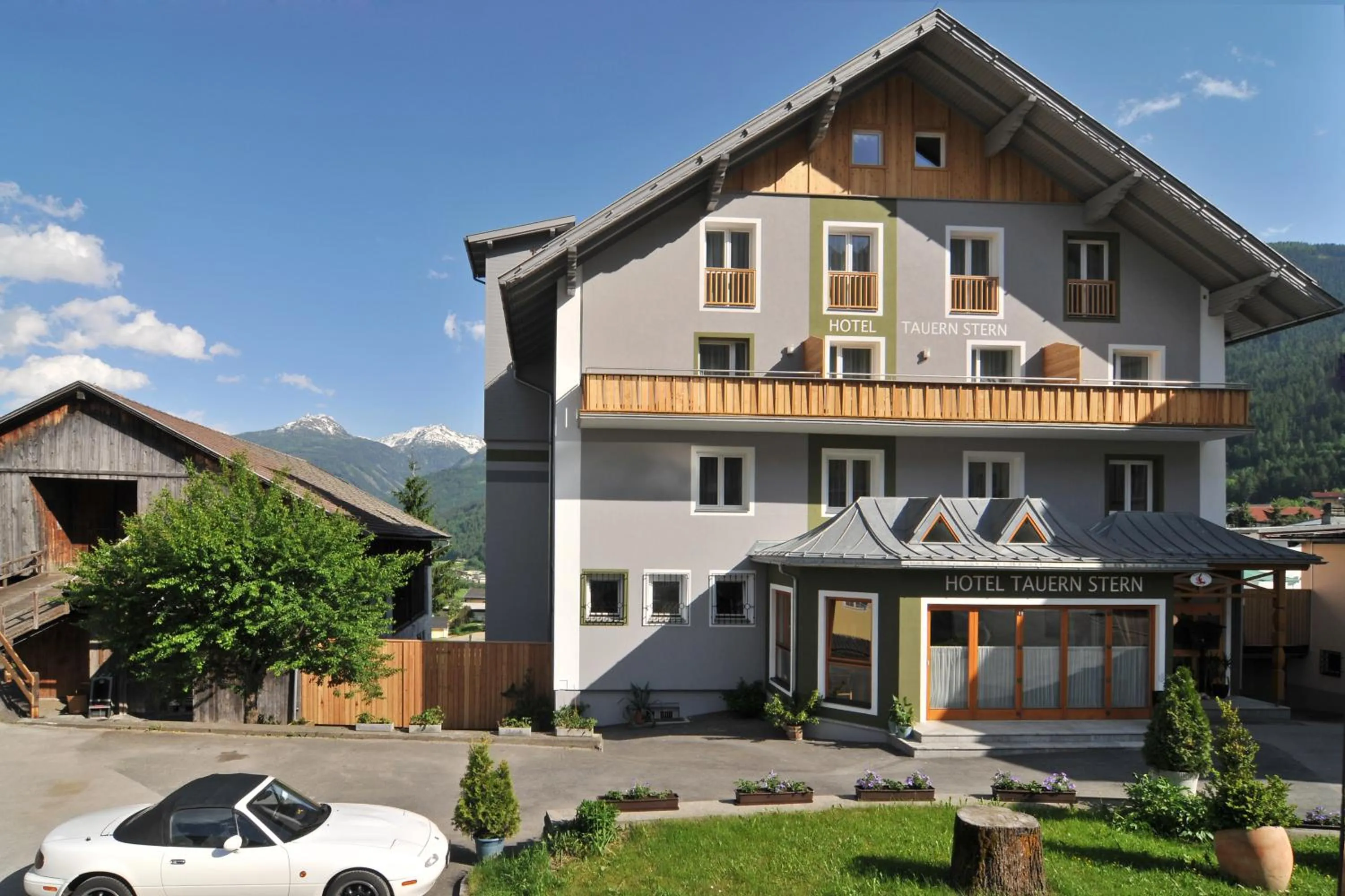 Property building in Hotel Tauernstern
