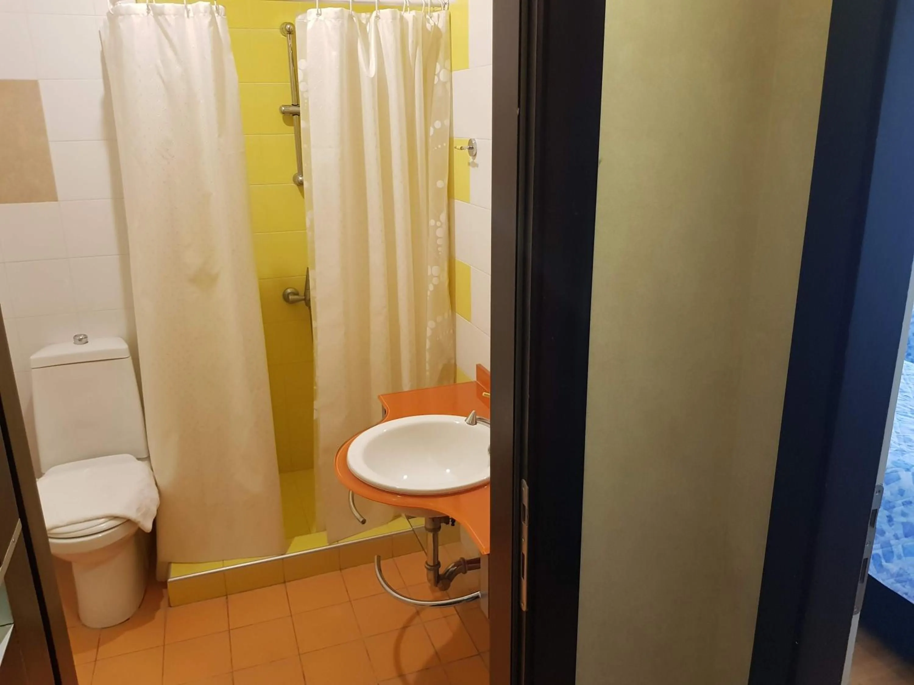 Bathroom in Baku Sea View Hotel