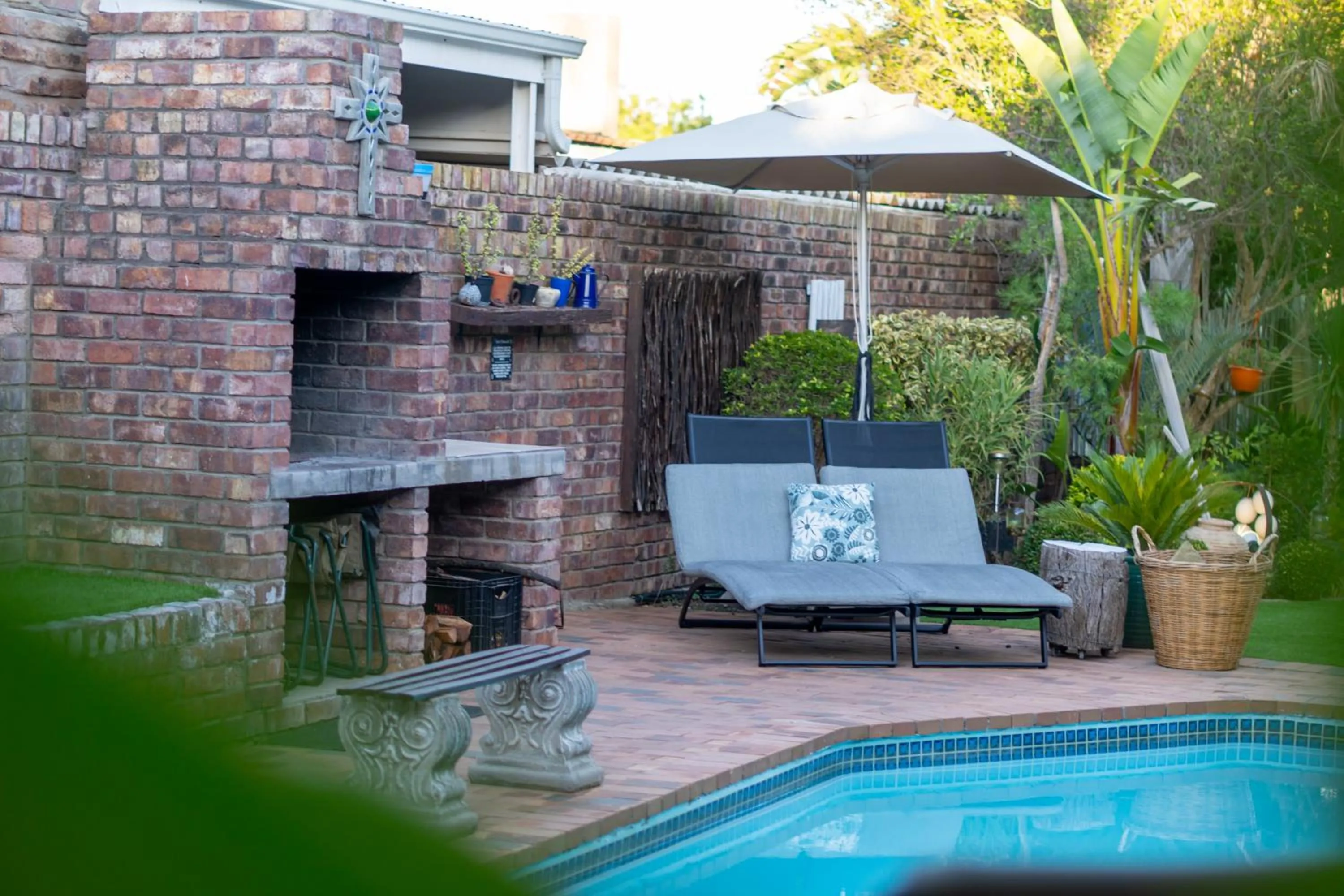 BBQ facilities in Earthbound Guest House