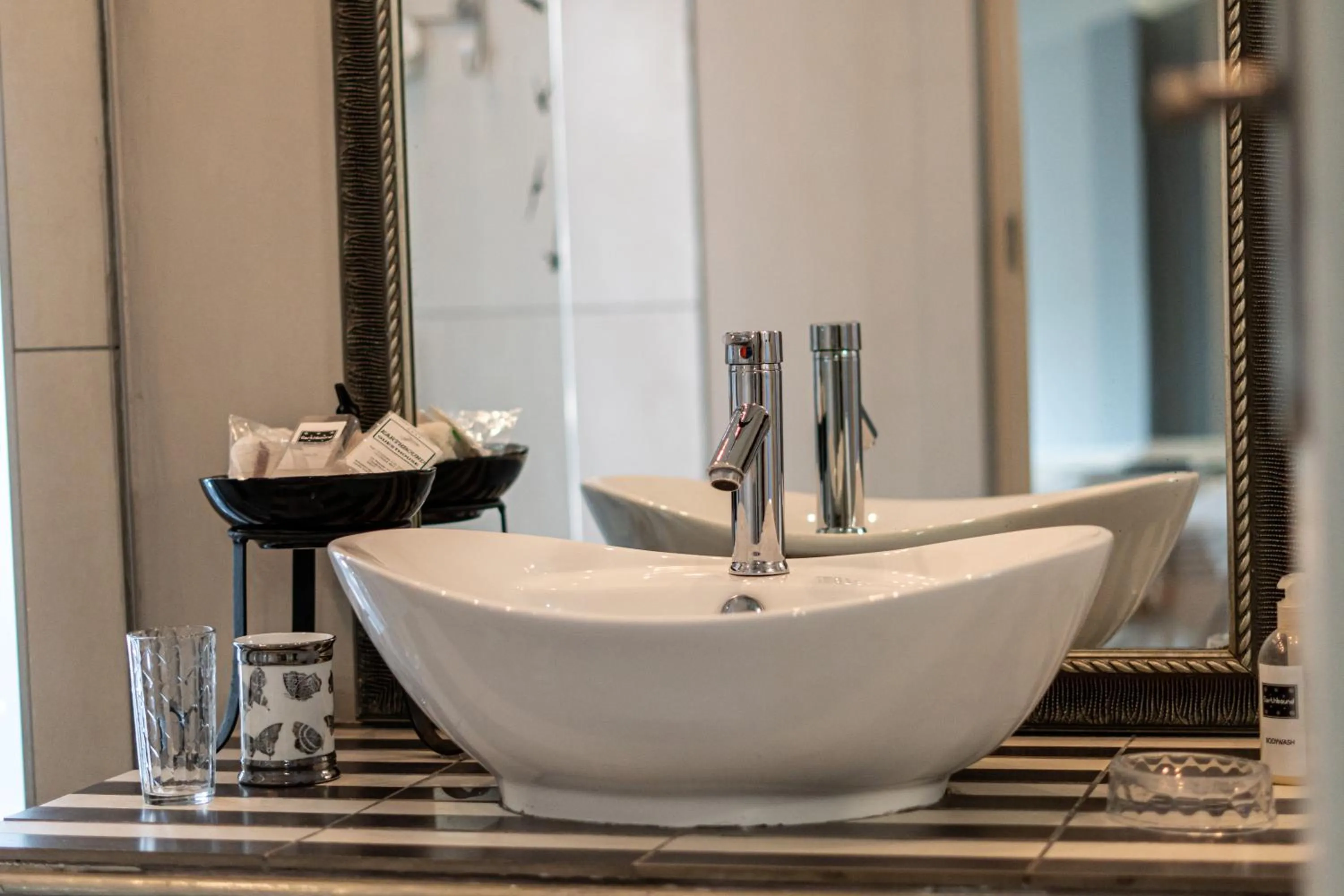 Bathroom in Earthbound Guest House