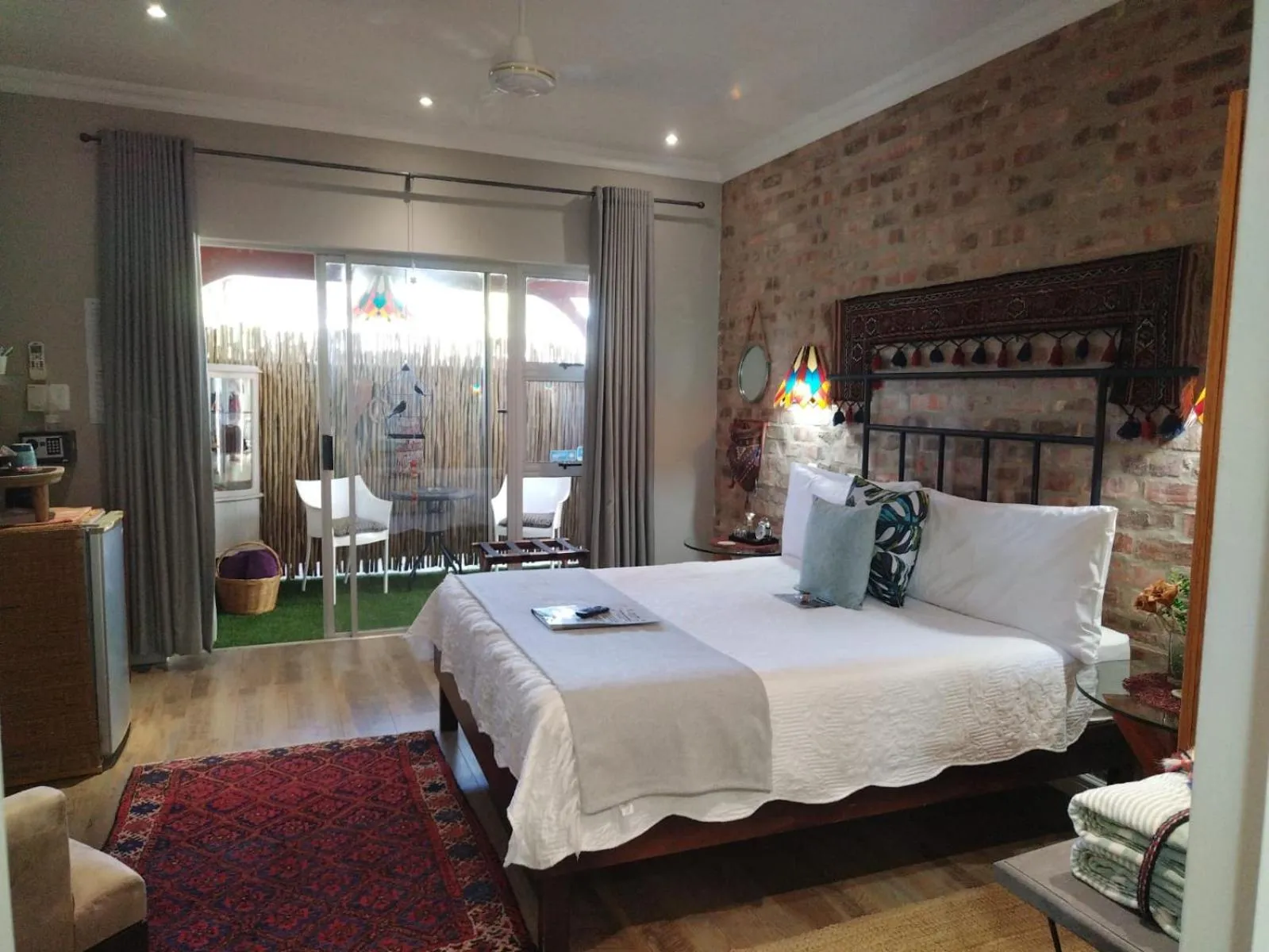 Photo of the whole room, Bed in Earthbound Guest House