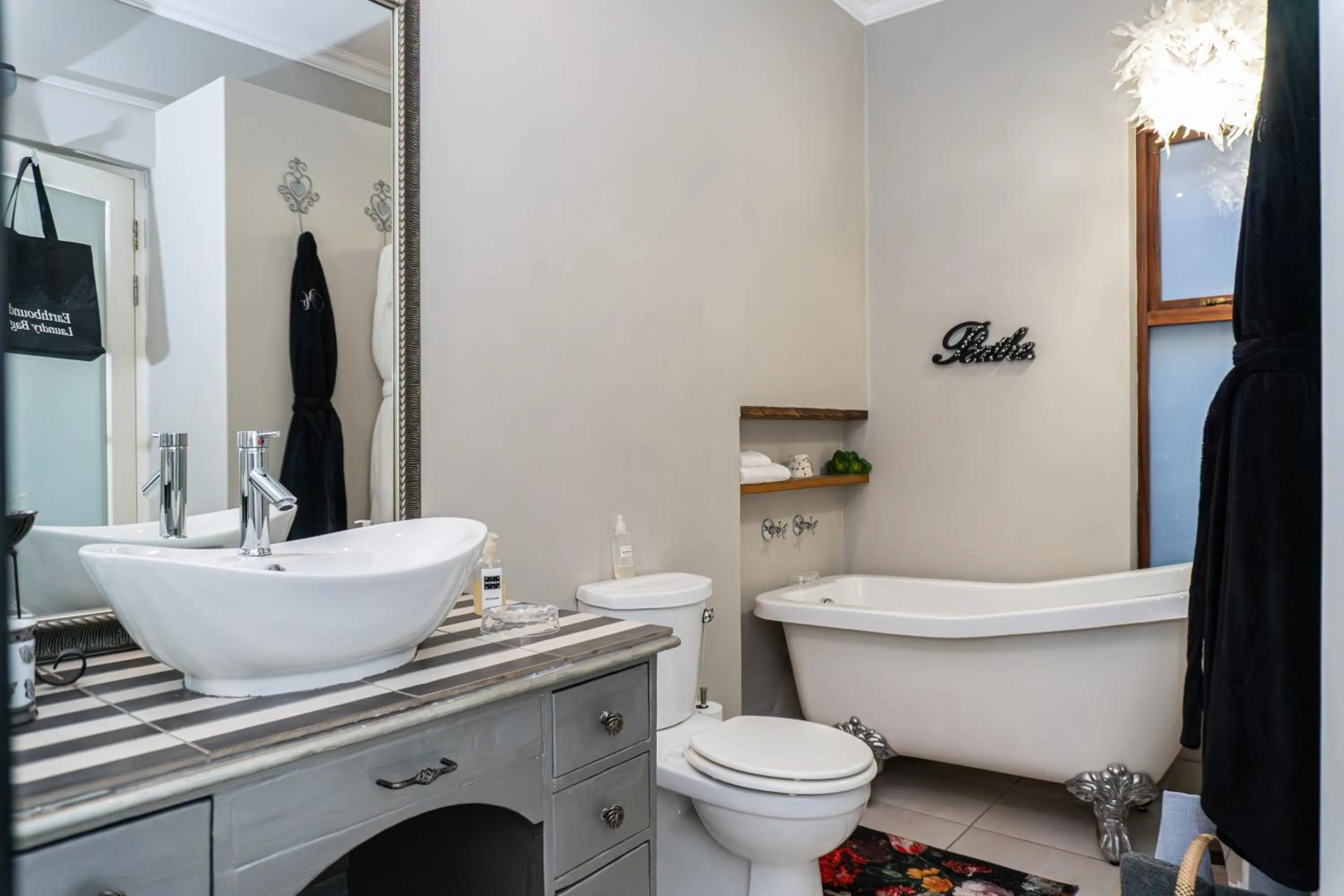 Toilet in Earthbound Guest House