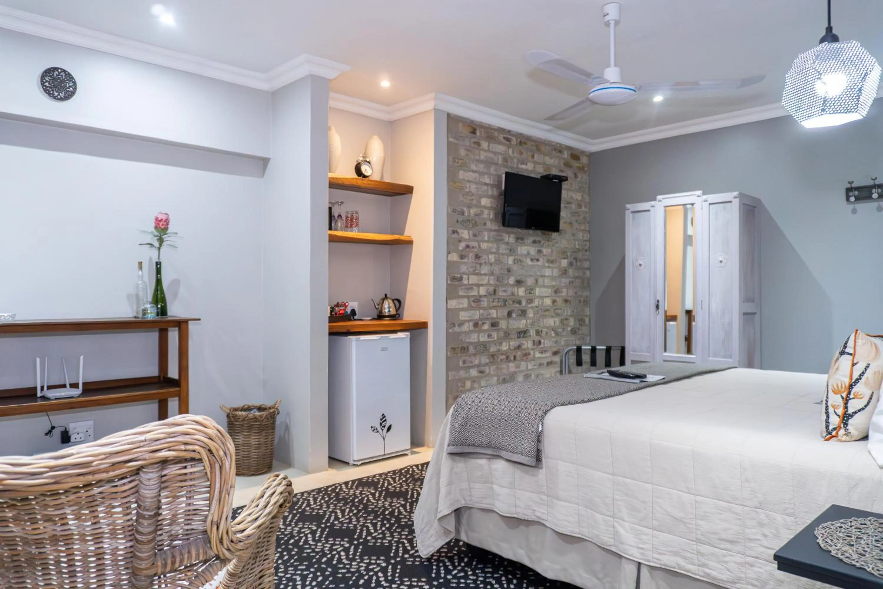 TV and multimedia, Bed in Earthbound Guest House