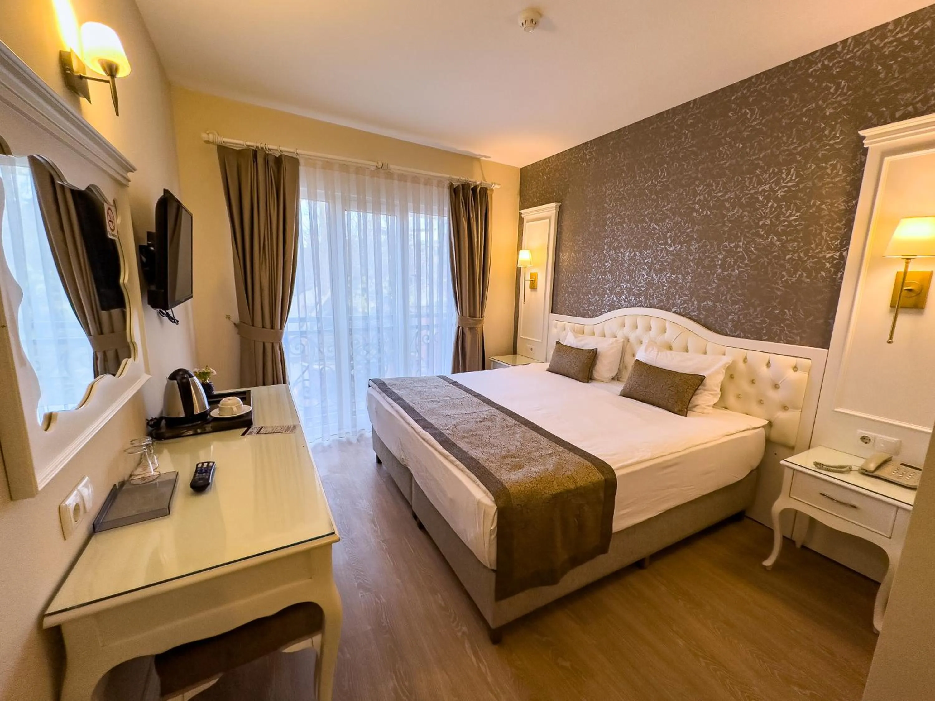 Property building, Bed in Sarnic Premier Hotel