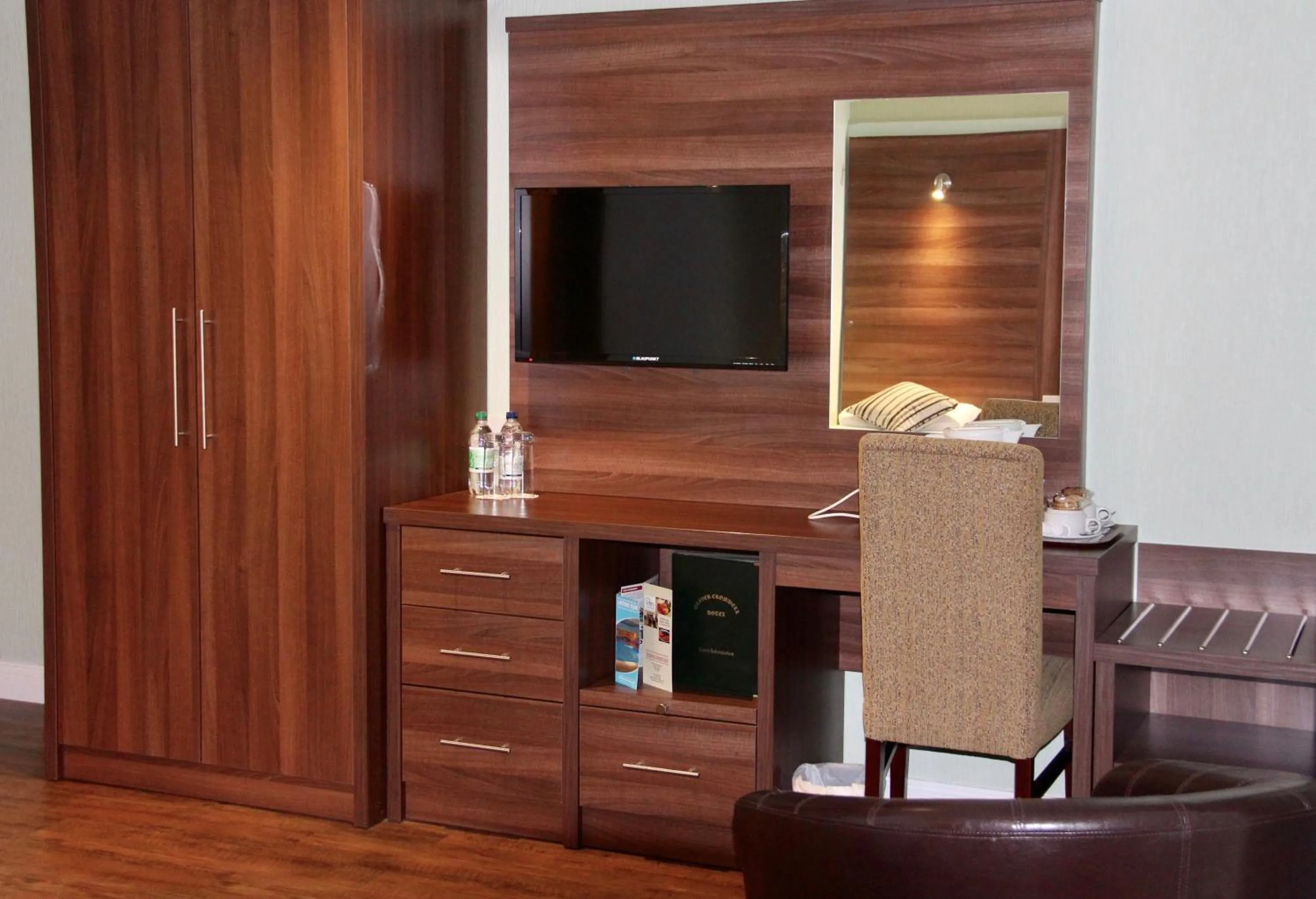 Coffee/tea facilities in Oliver Cromwell Hotel