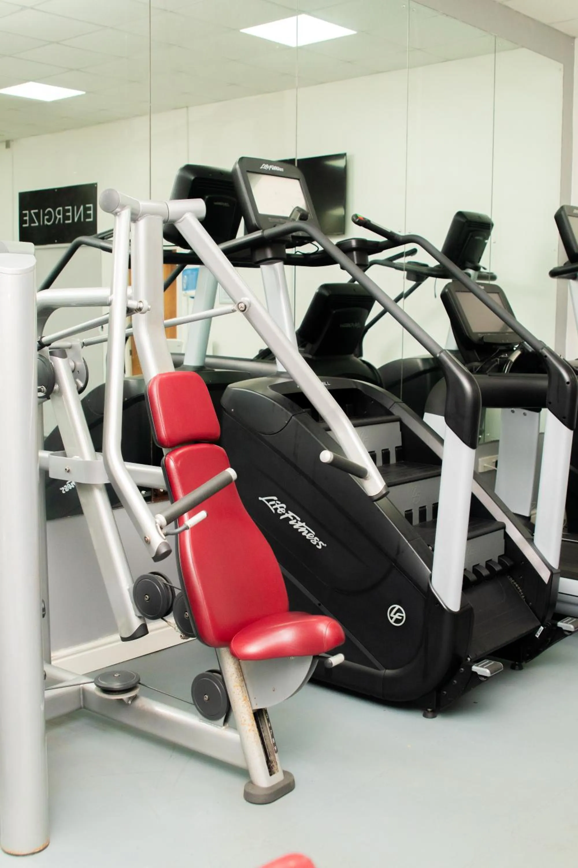 Fitness centre/facilities in Oliver Cromwell Hotel