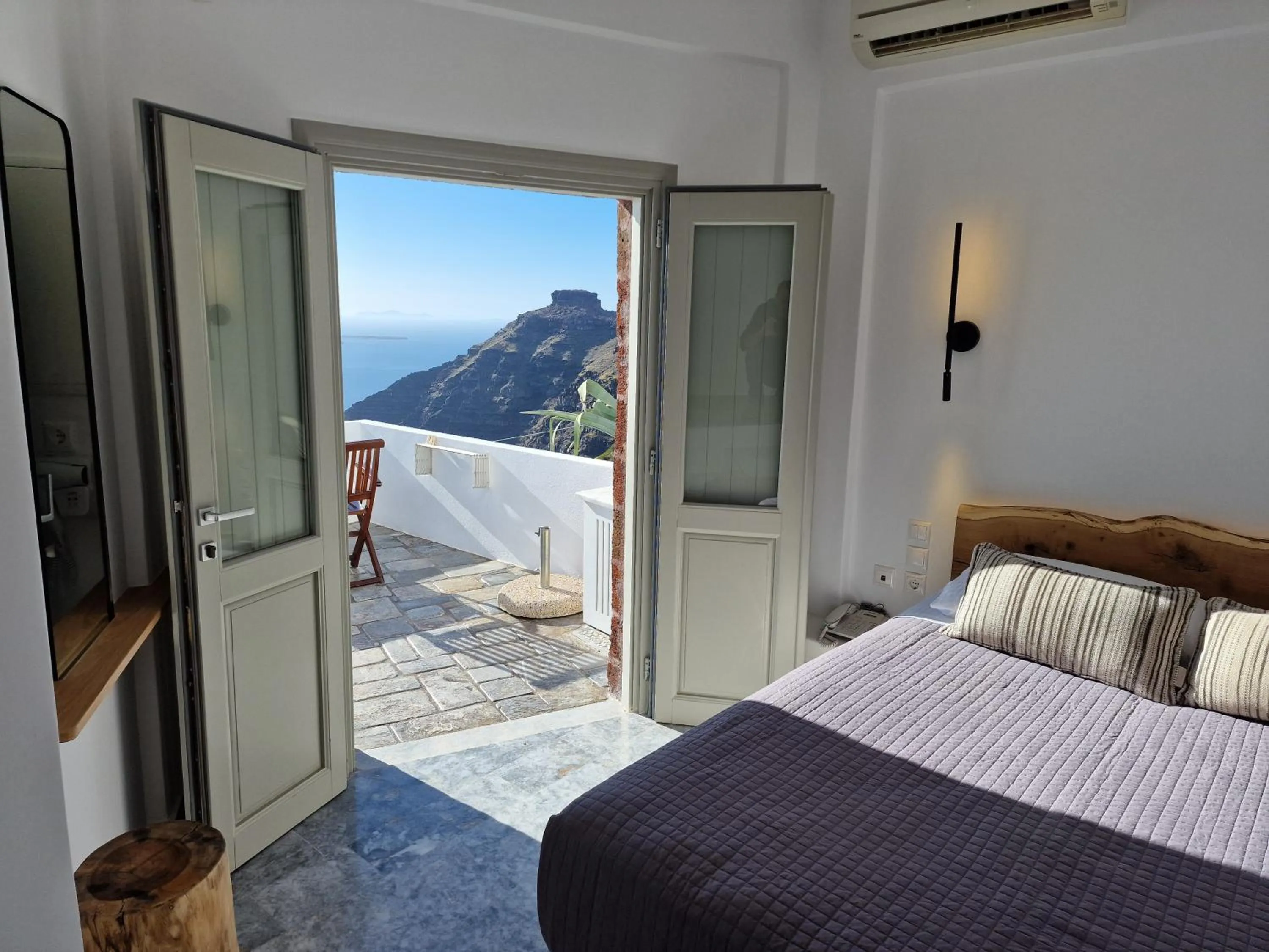 Bed in Smaro Studios