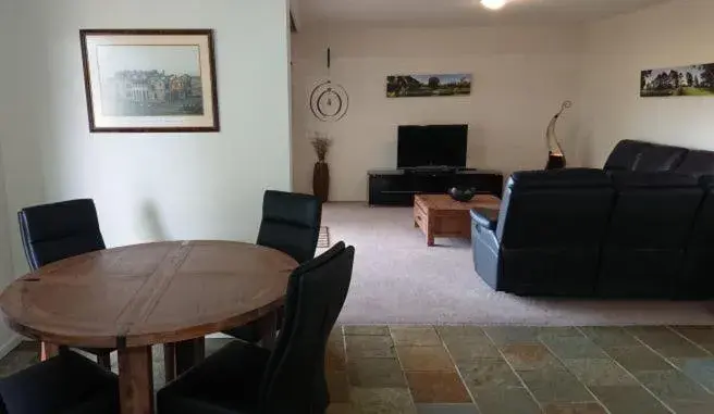 Two-Bedroom Apartment - single occupancy in Shepparton Golf Motel Two-Bedroom Apartment - single occupancy in Shepparton Golf Motel