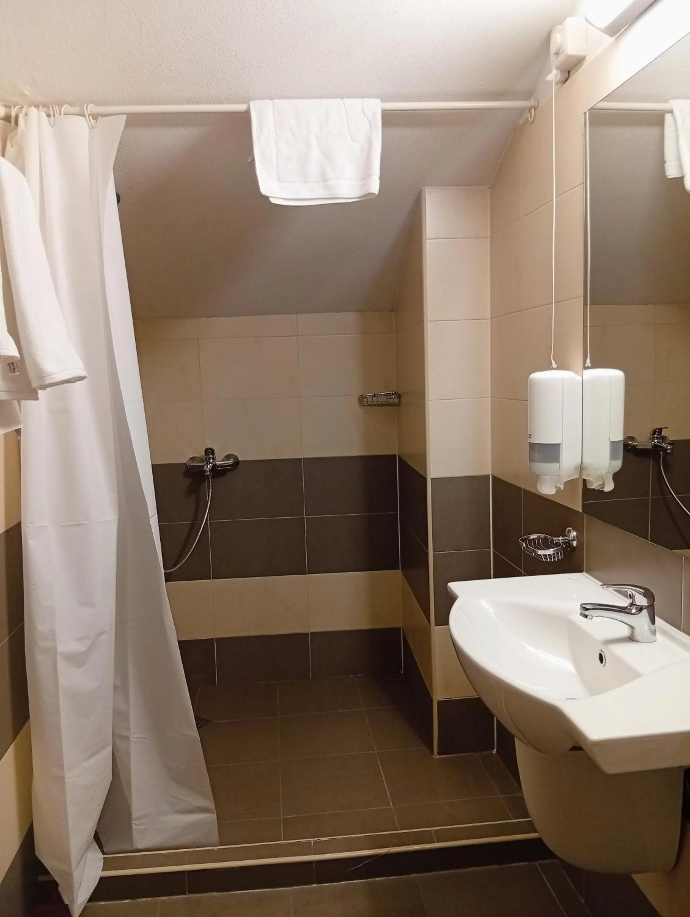 Shower in Vihren Royal Palace