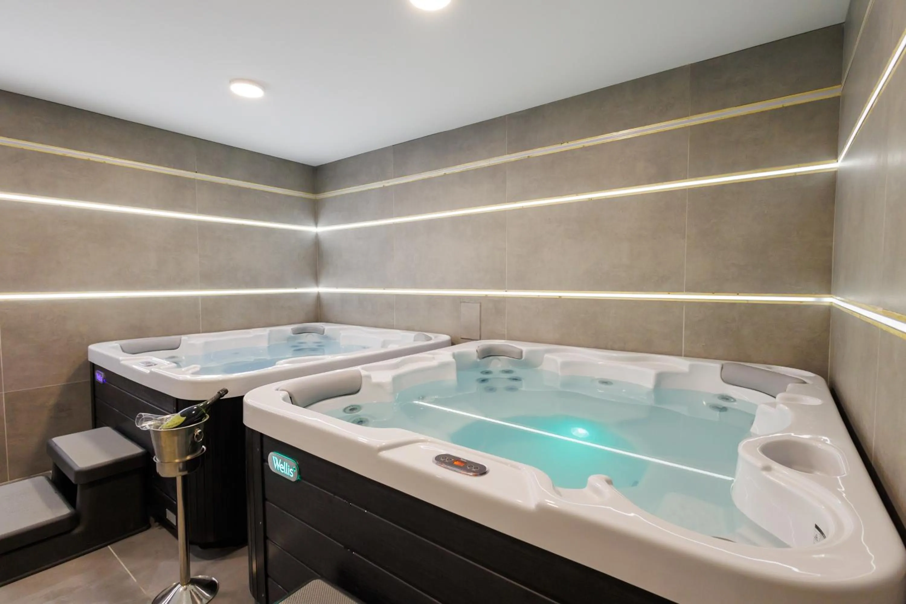 Hot Tub in Vihren Royal Palace