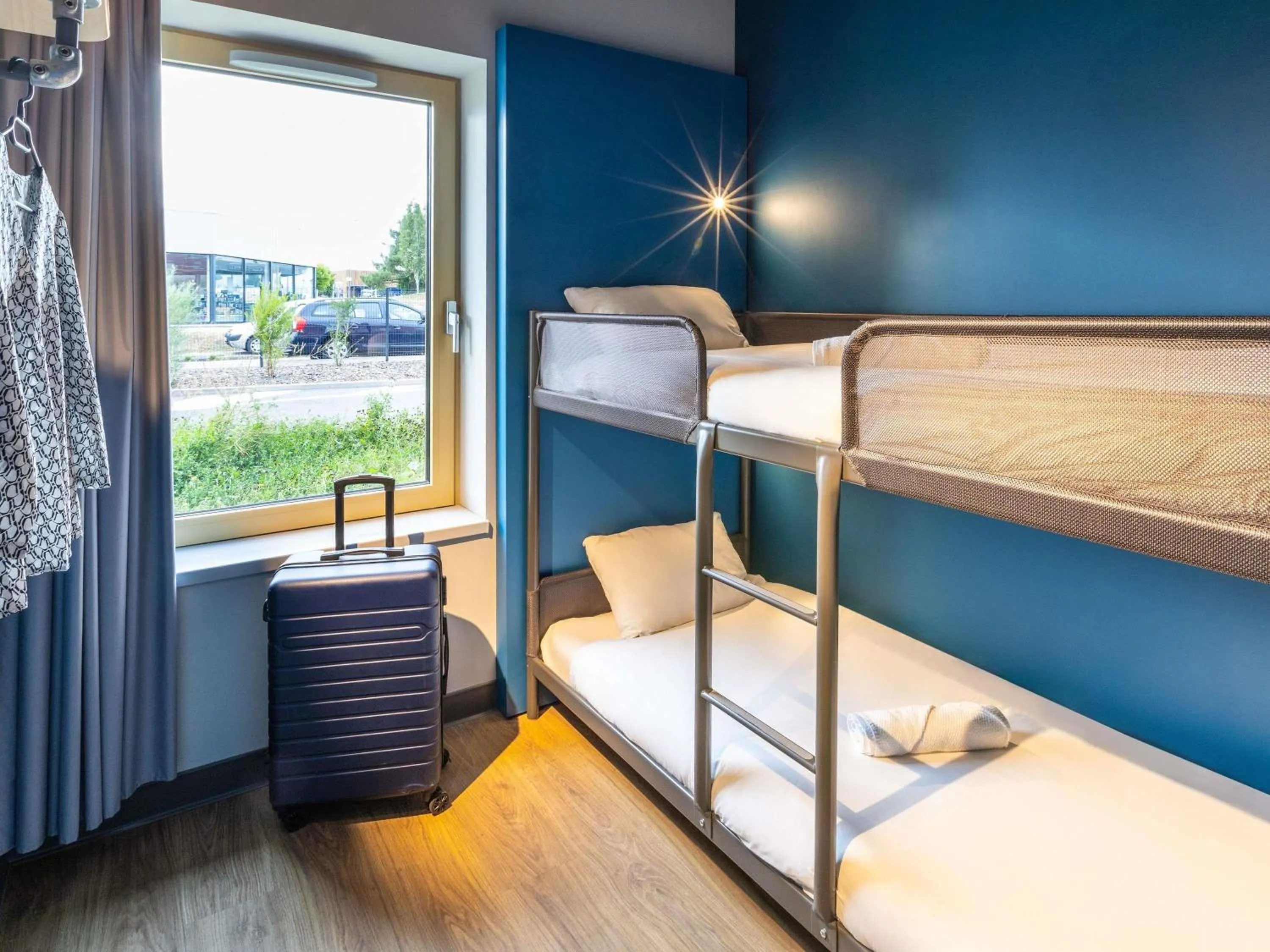 Bedroom, Bed in ibis budget Epinal