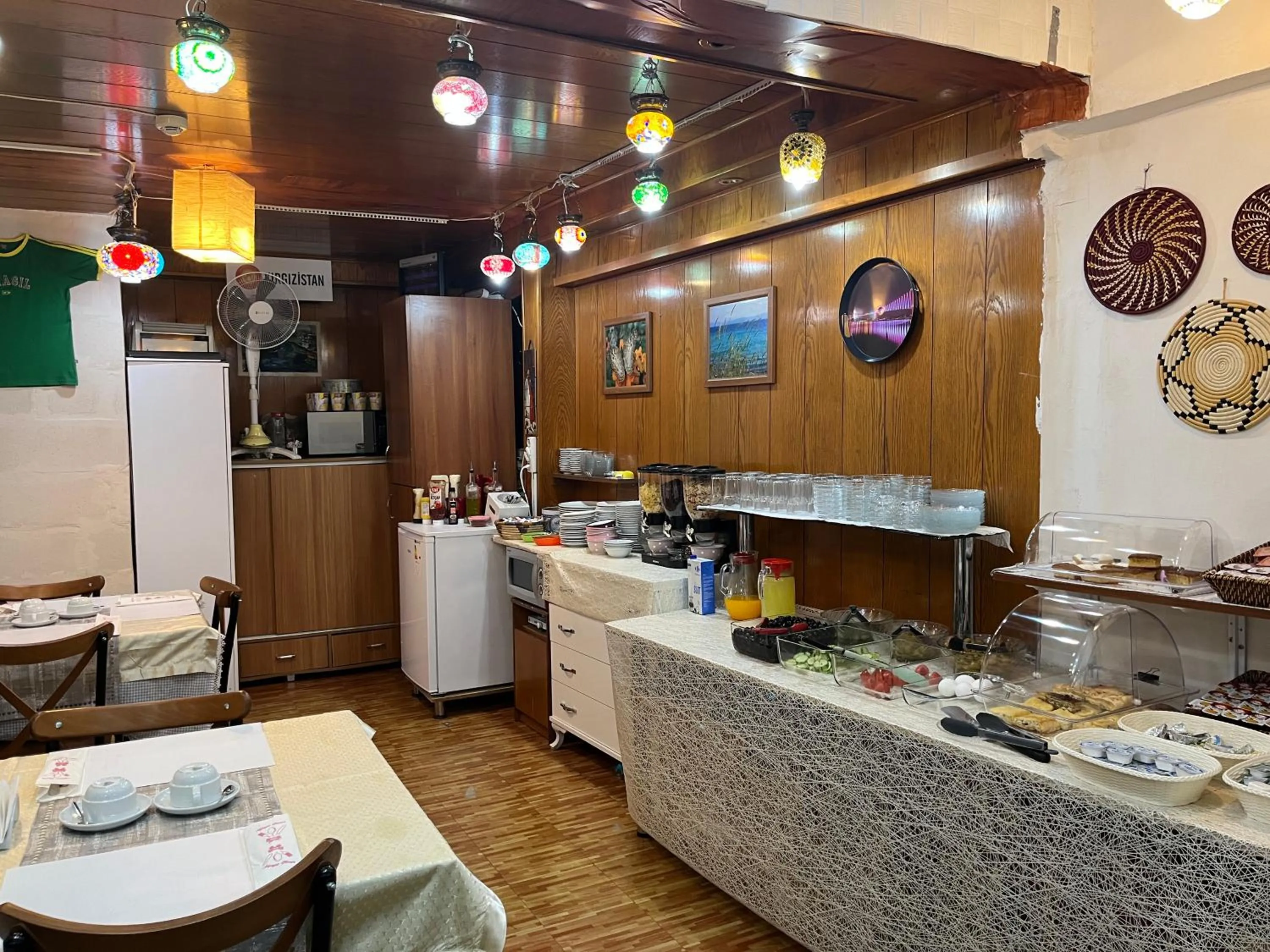 Breakfast in Paris Hotel