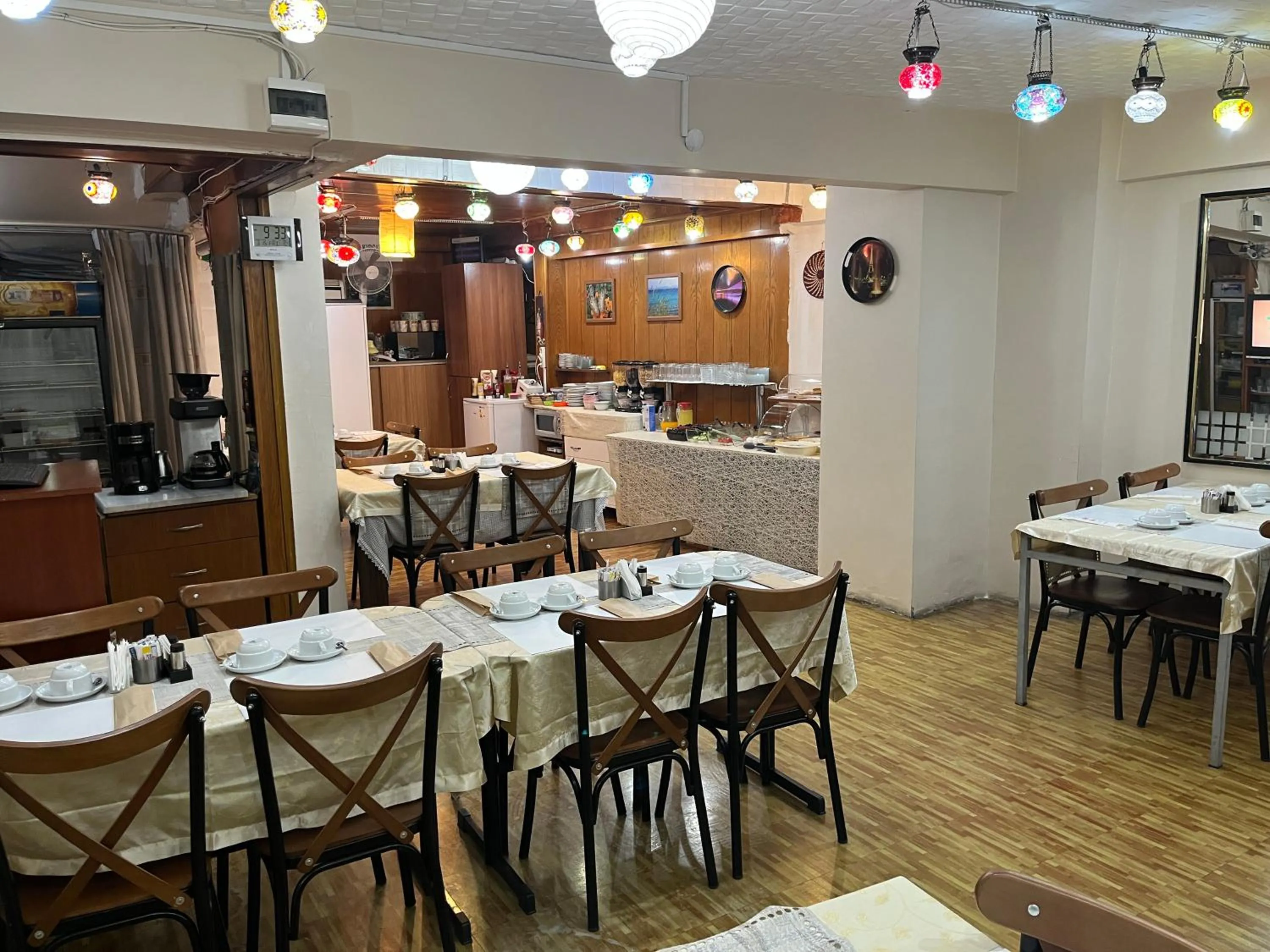 Breakfast in Paris Hotel