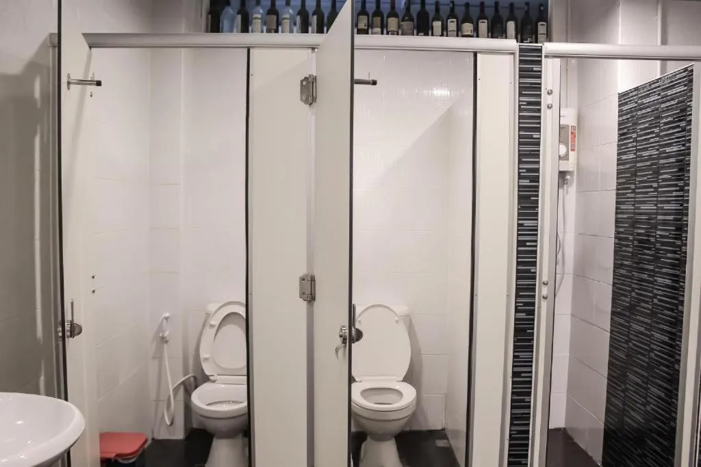 Toilet in Khaosan Station