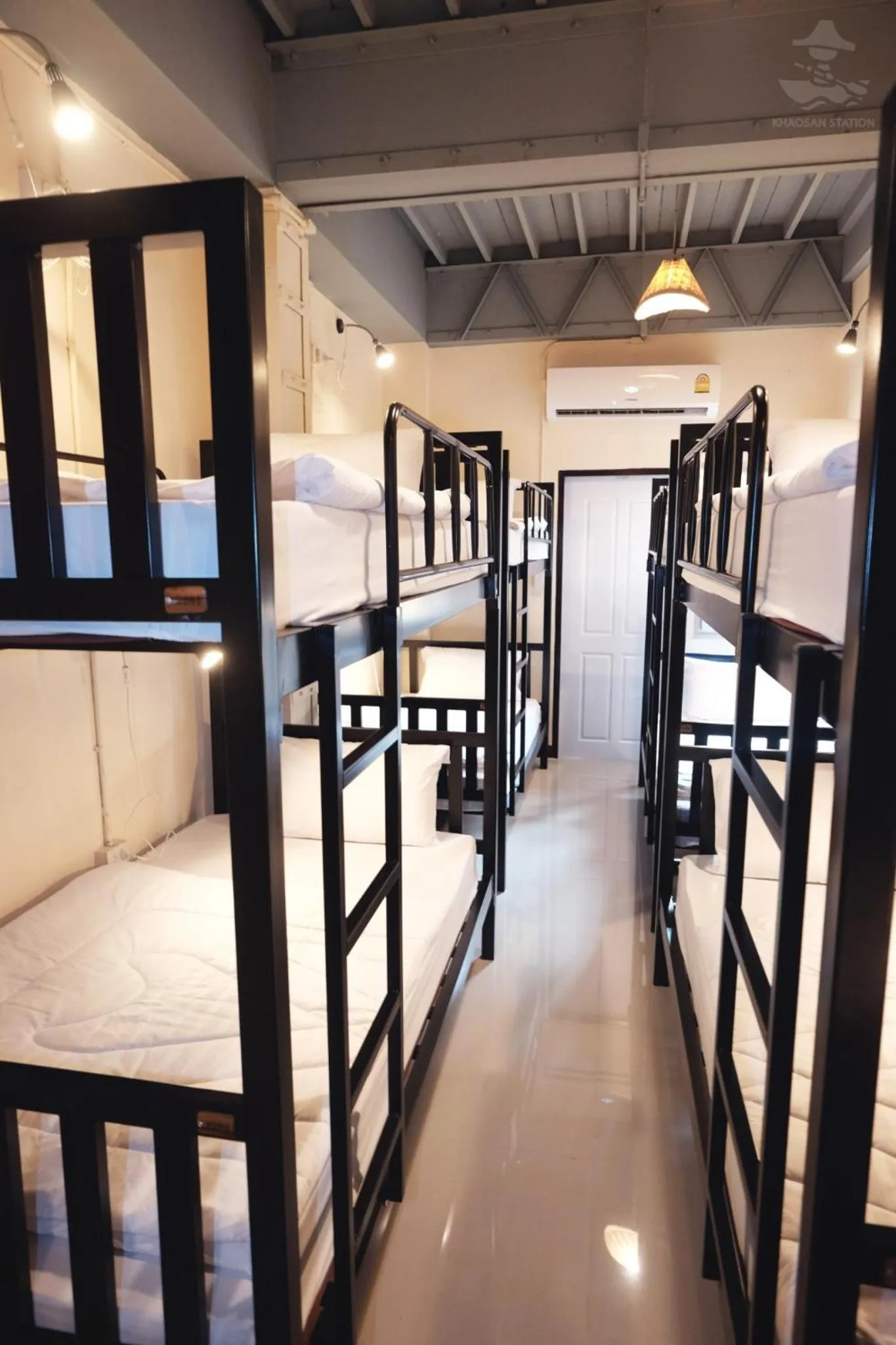 Bedroom, Bed in Khaosan Station