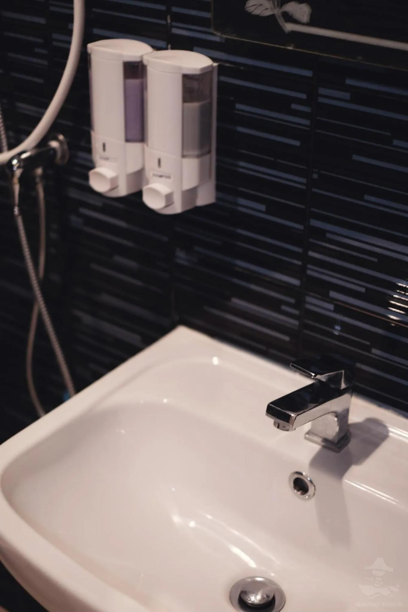 Bathroom in Khaosan Station