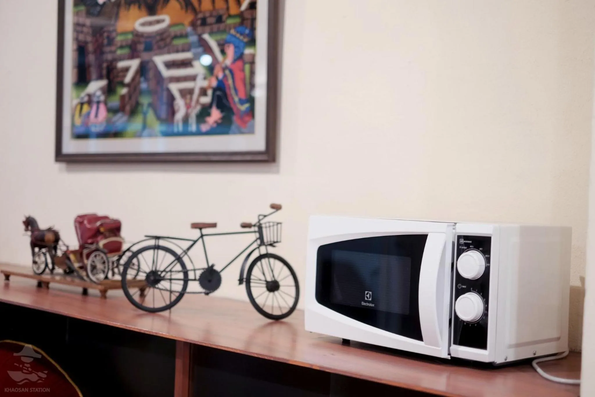 microwave in Khaosan Station