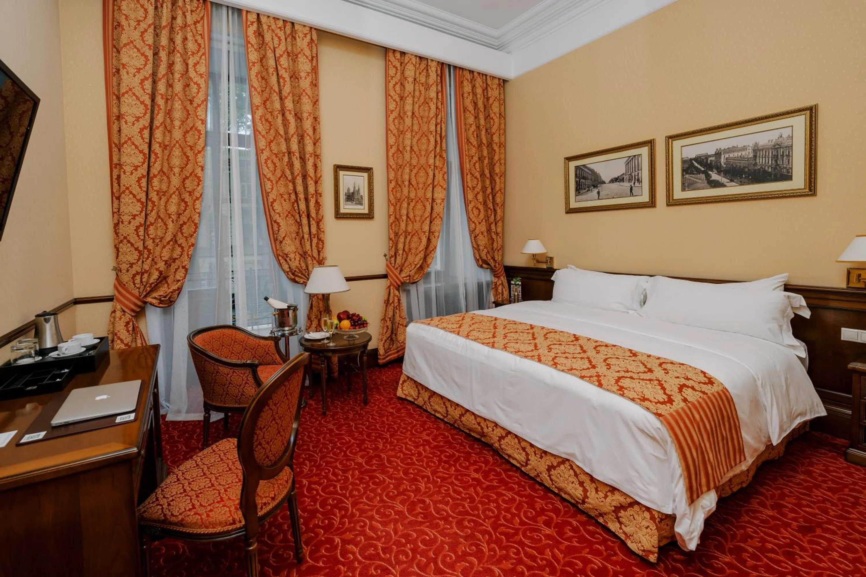 Bed in Hotel Bristol