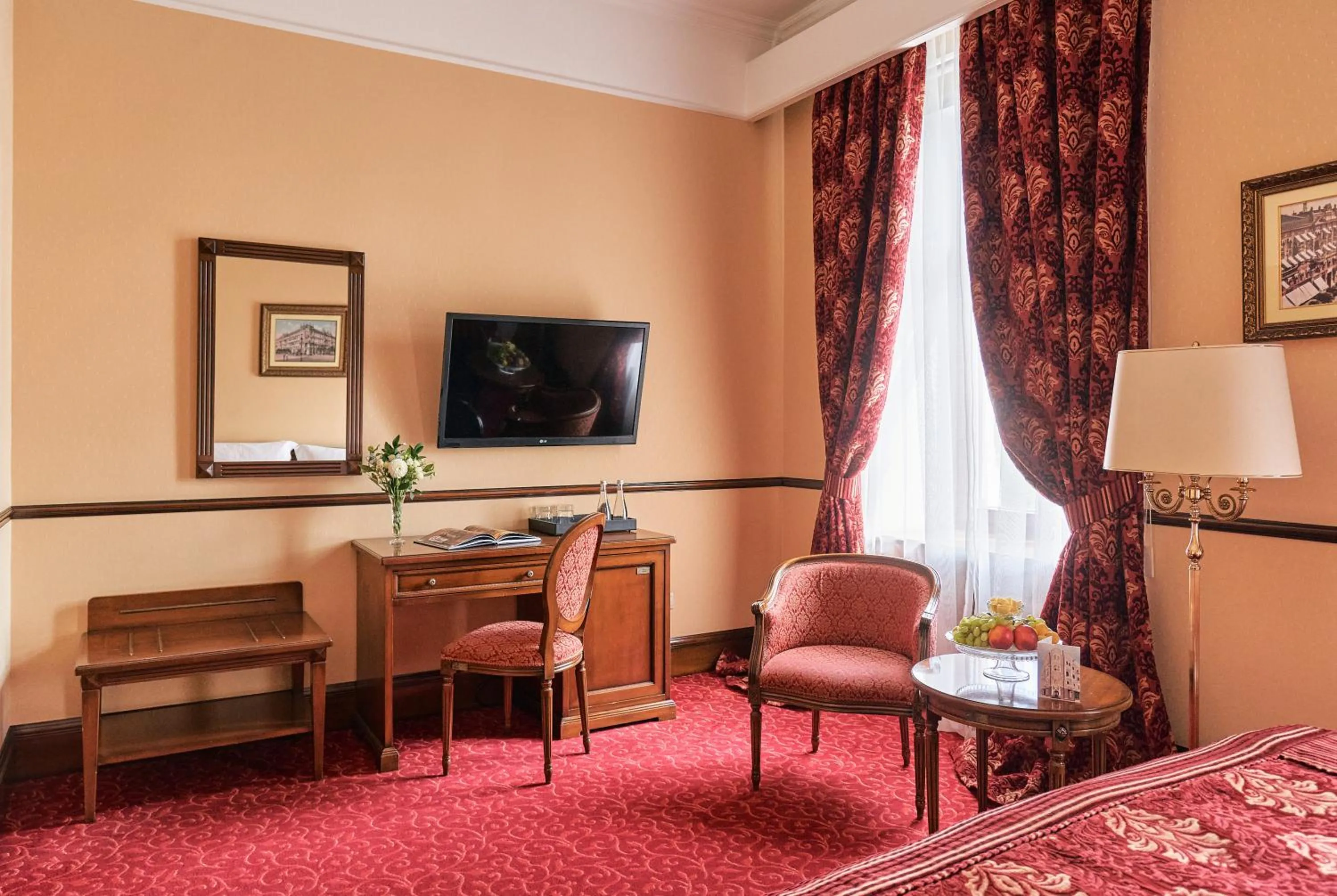 Photo of the whole room, Bed in Hotel Bristol