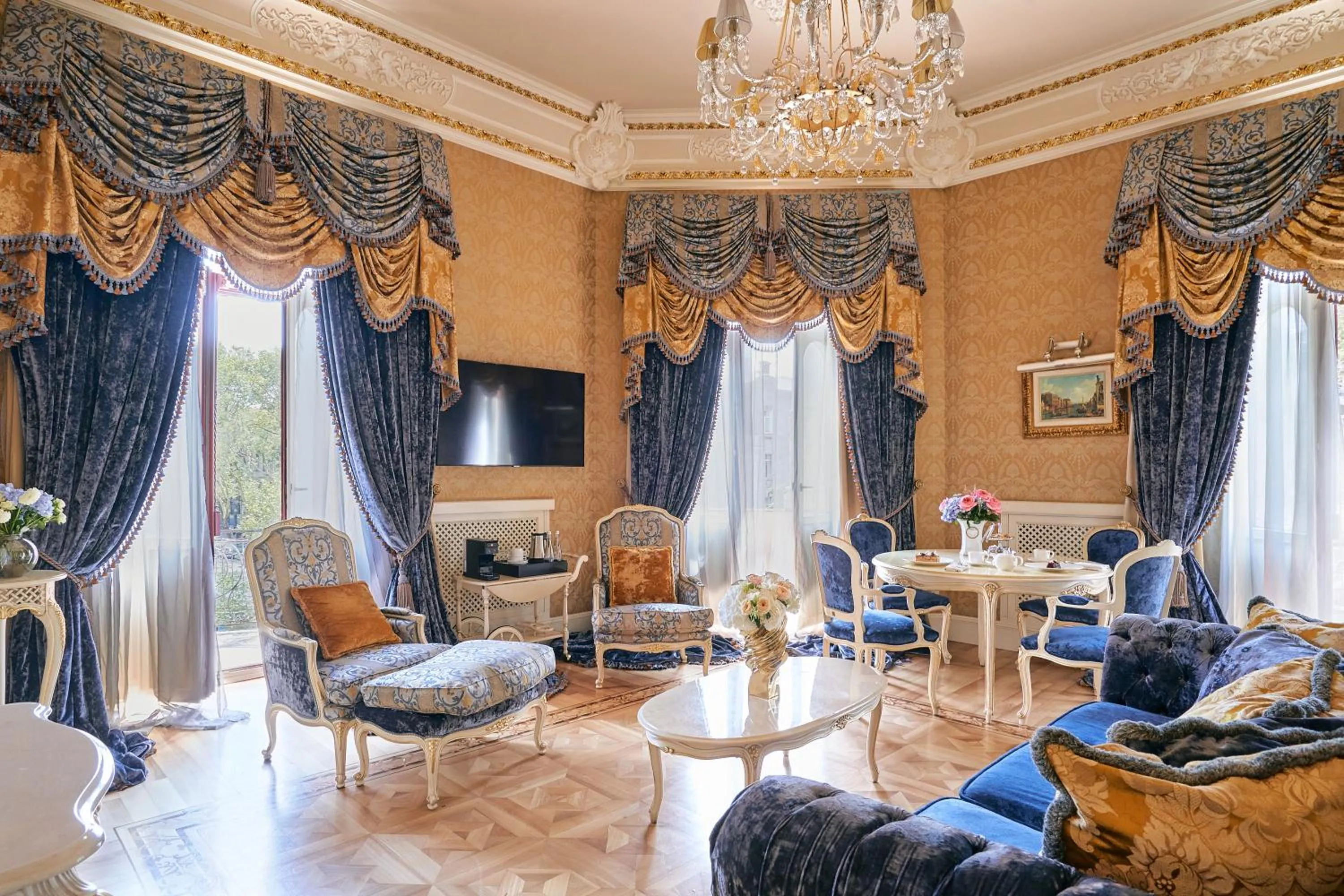 Living room in Hotel Bristol