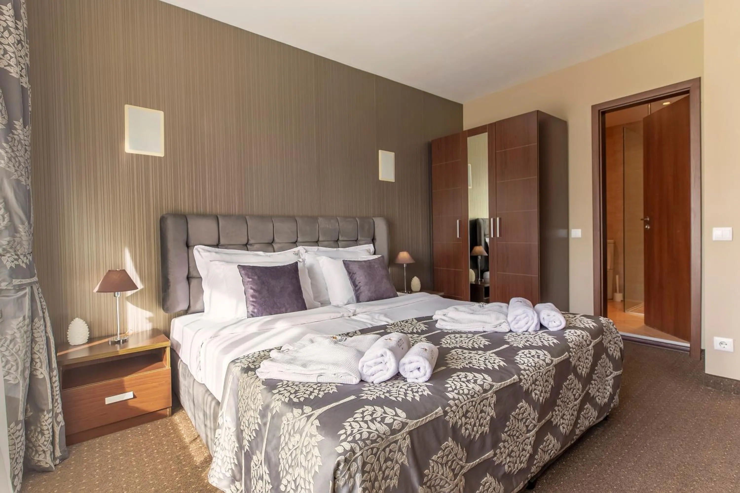 Bed in Murite Park Hotel