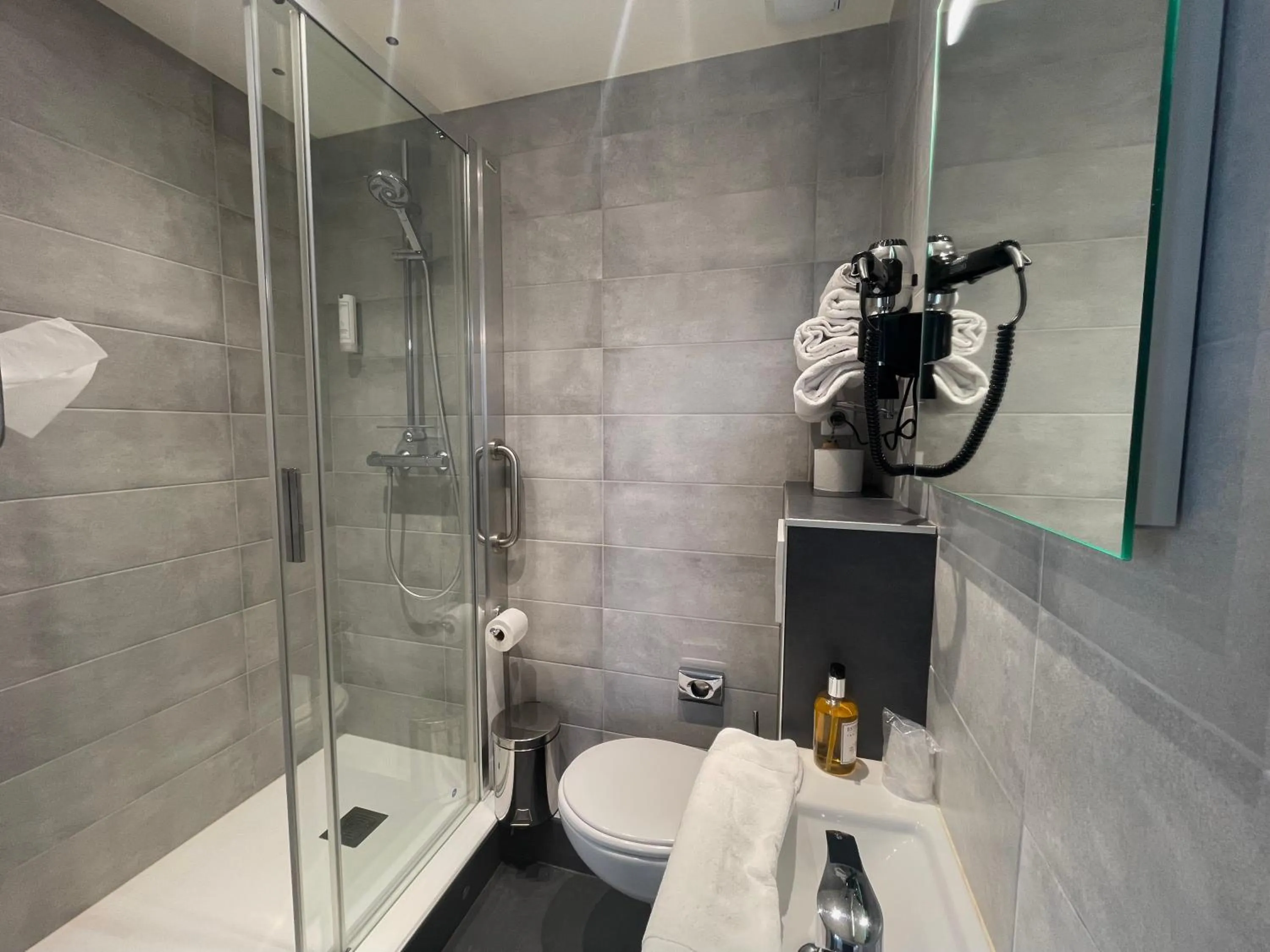 Bathroom in Beau Rivage Hôtel-Restaurant