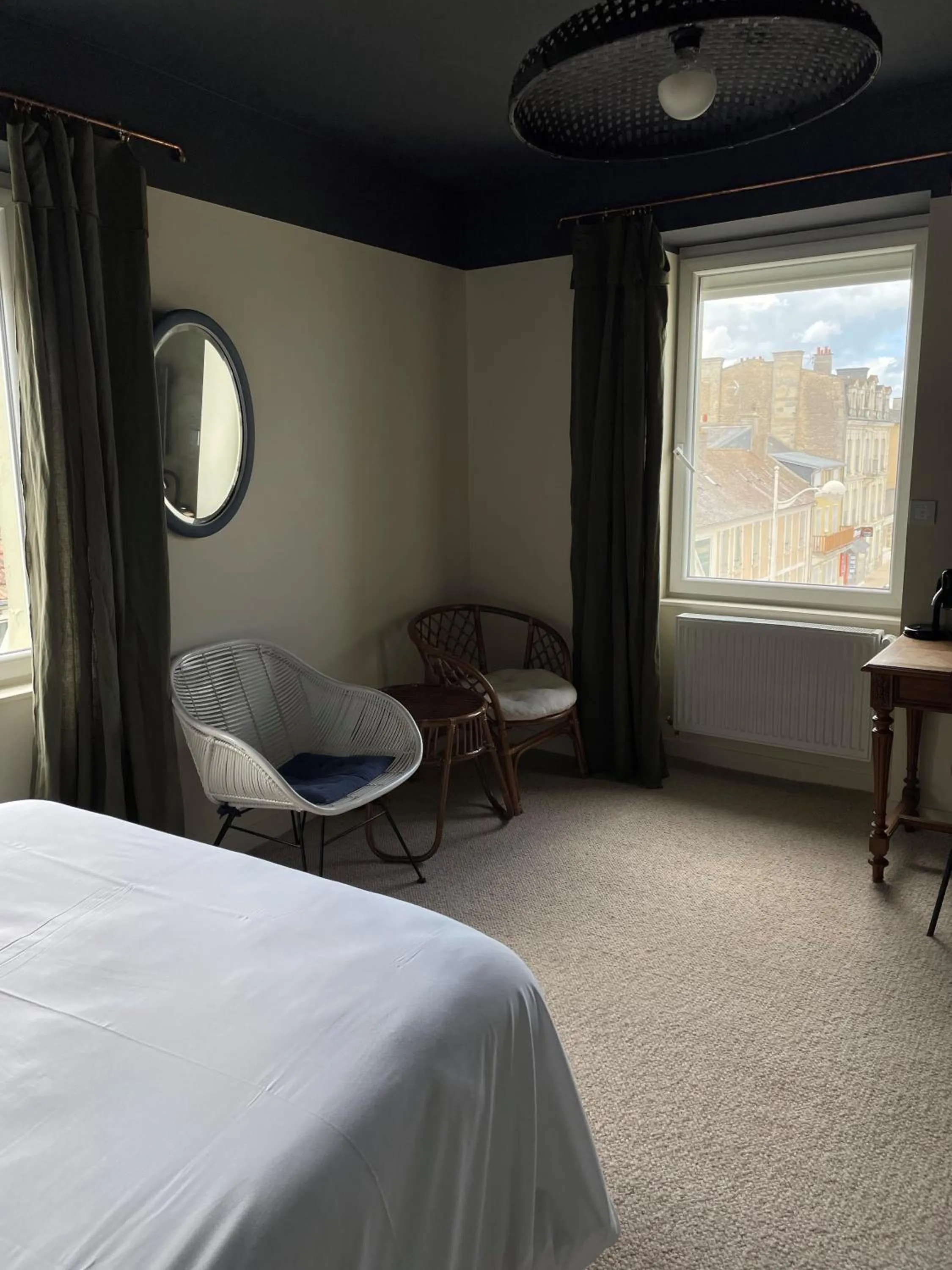 View (from property/room), Bed in Beau Rivage Hôtel-Restaurant