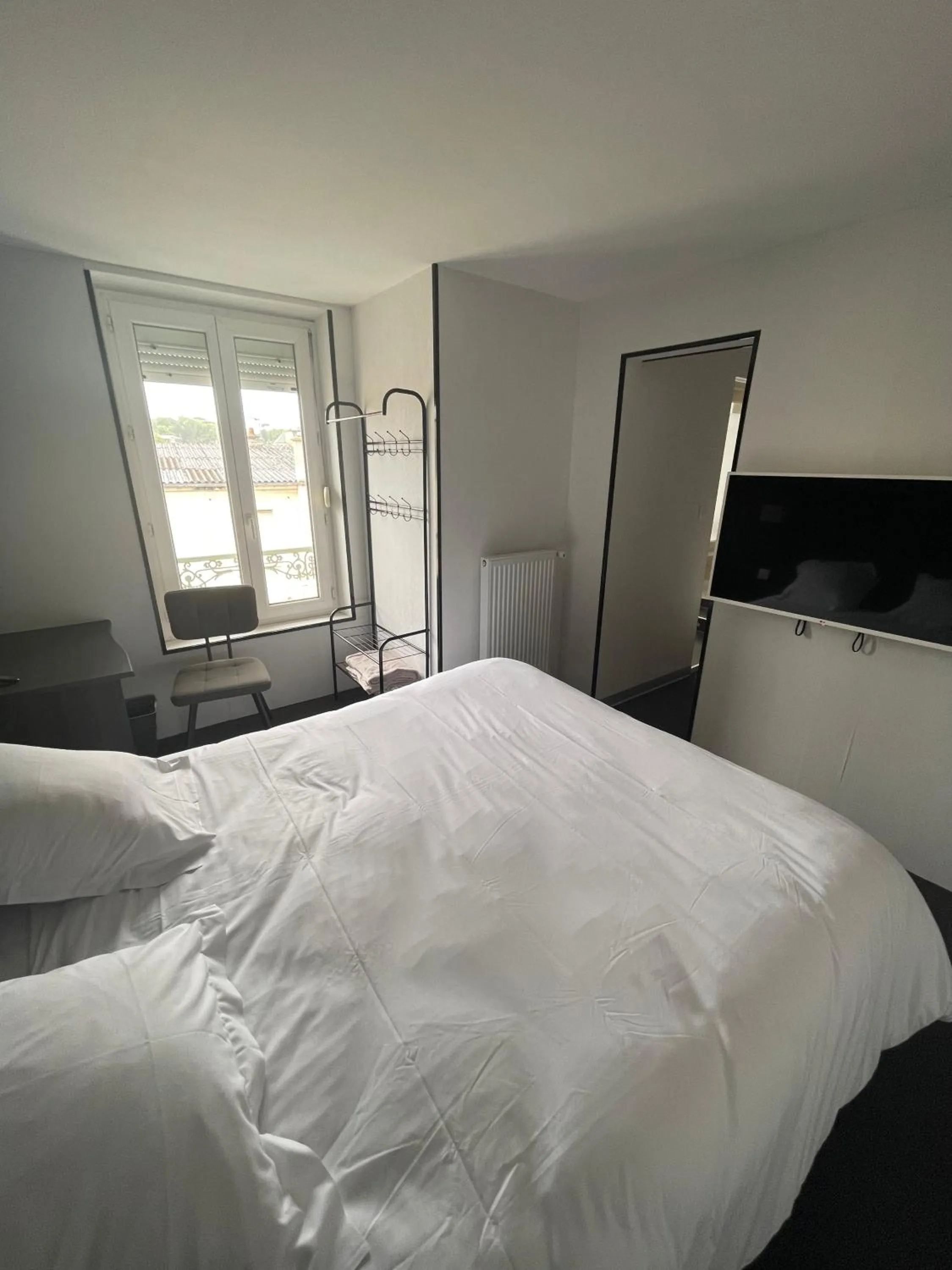 Bed in Beau Rivage Hôtel-Restaurant