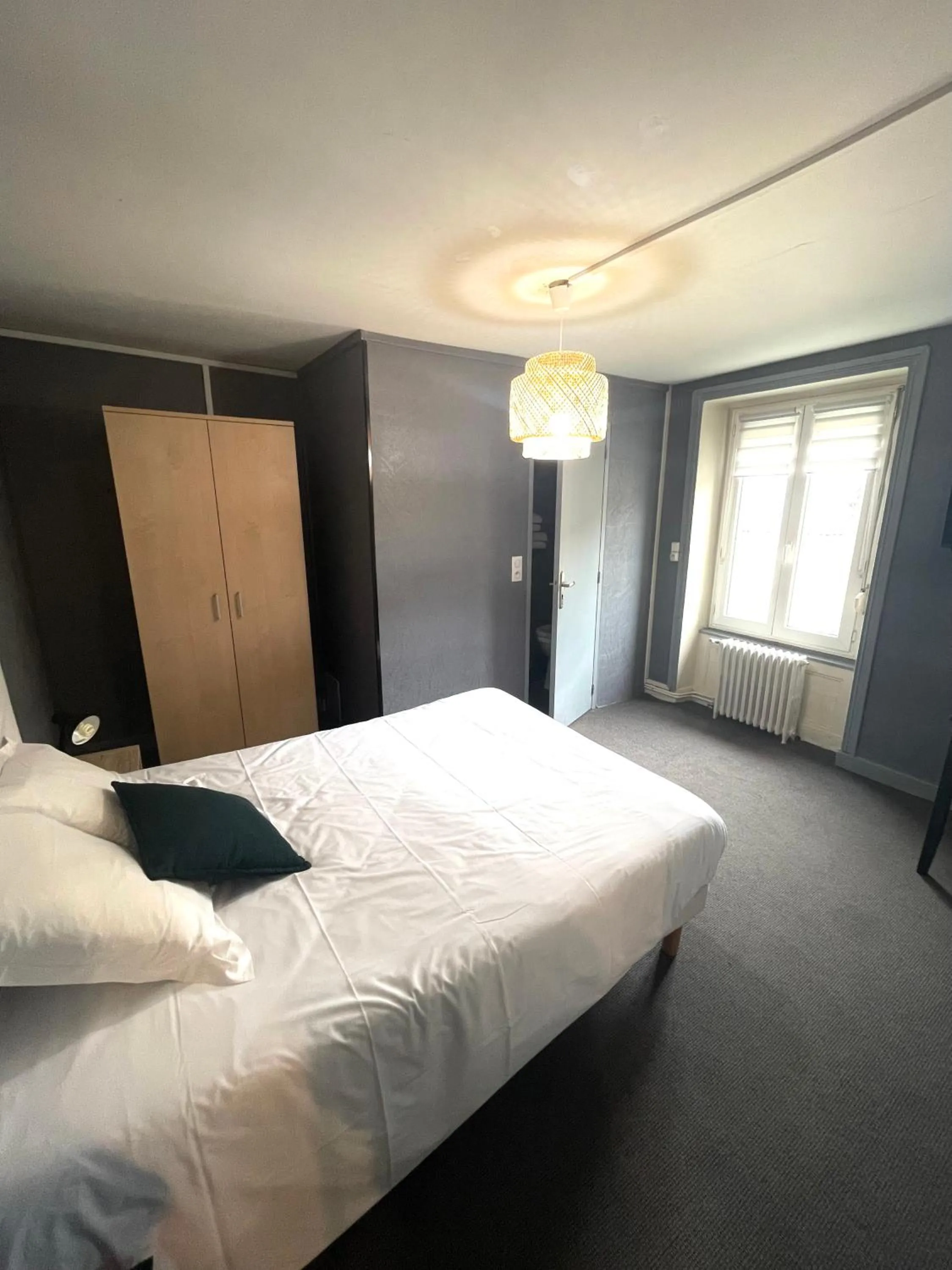 Bed in Beau Rivage Hôtel-Restaurant