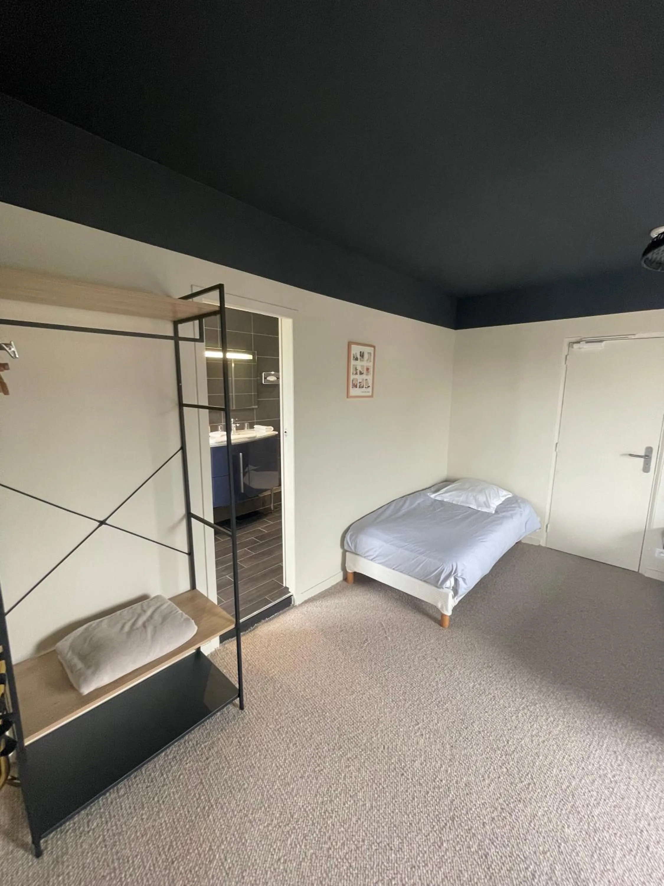 Bed in Beau Rivage Hôtel-Restaurant